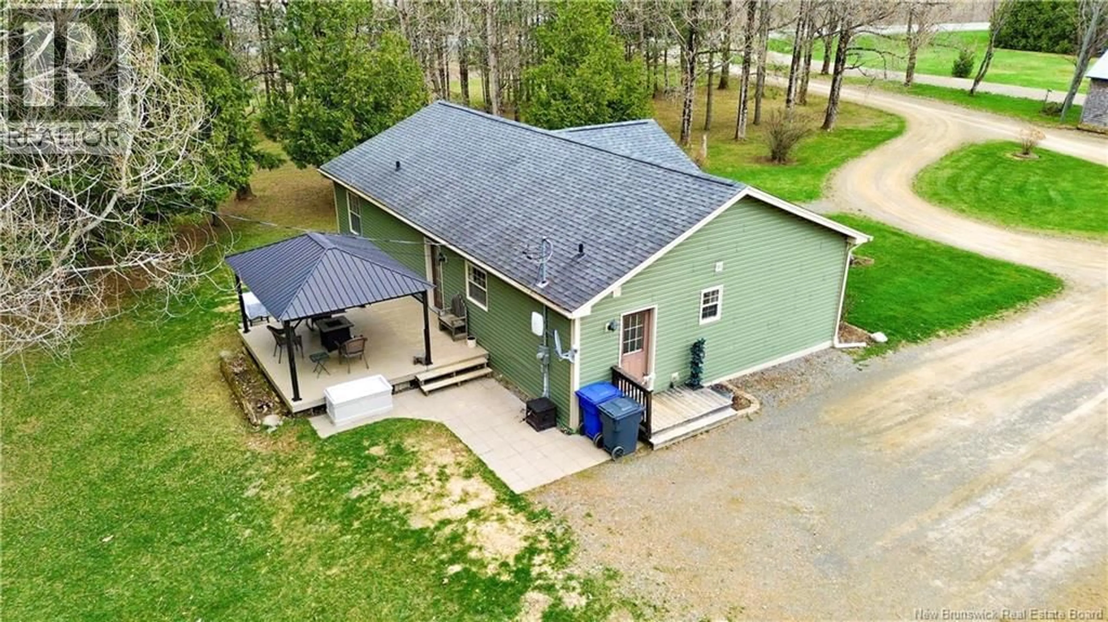 A pic from outside/outdoor area/front of a property/back of a property/a pic from drone, building for 6659 130 ROUTE, Clearview New Brunswick E7L1Y2