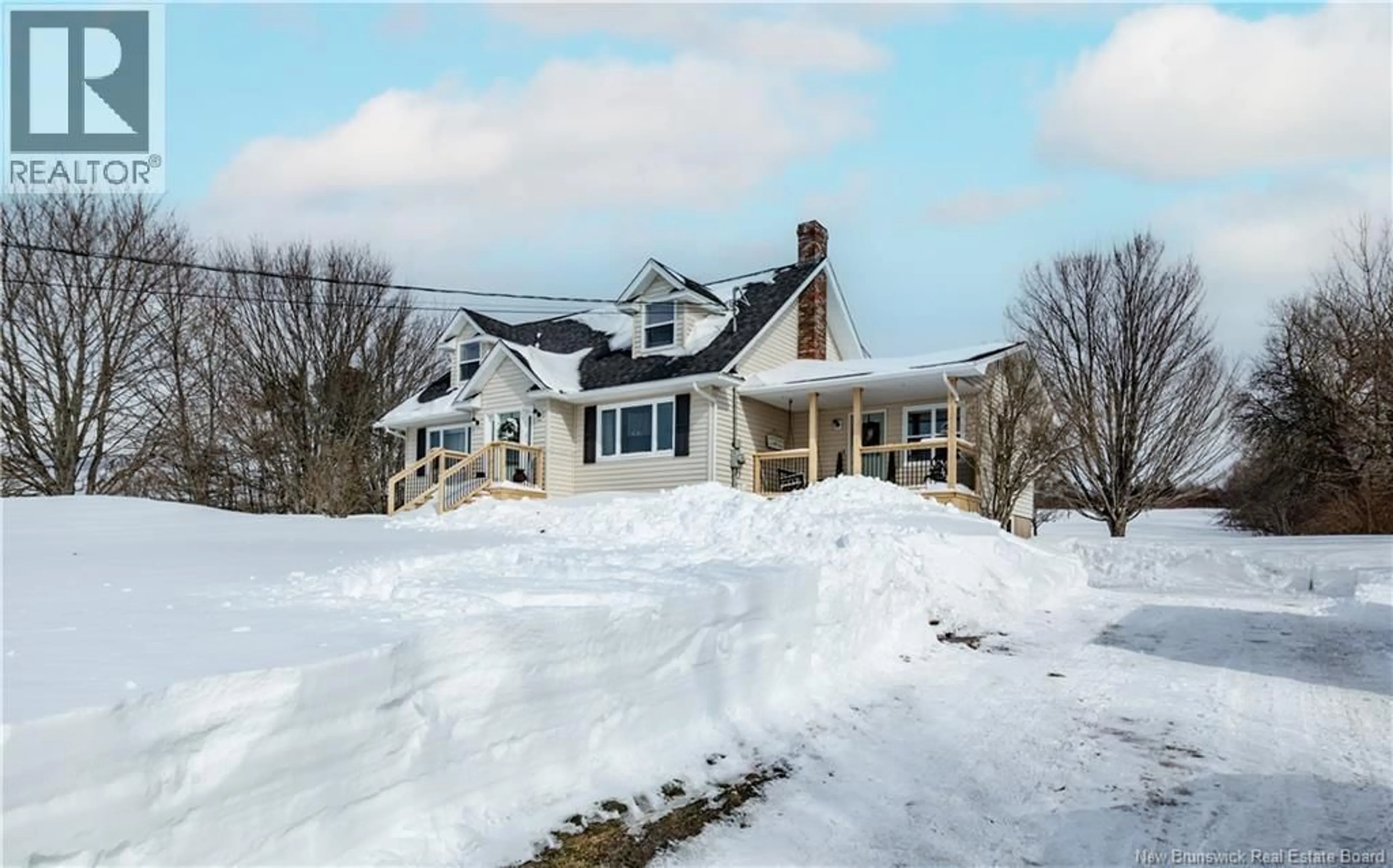 A pic from outside/outdoor area/front of a property/back of a property/a pic from drone, street for 713 MEMRAMCOOK EAST, Memramcook New Brunswick E4K1L8