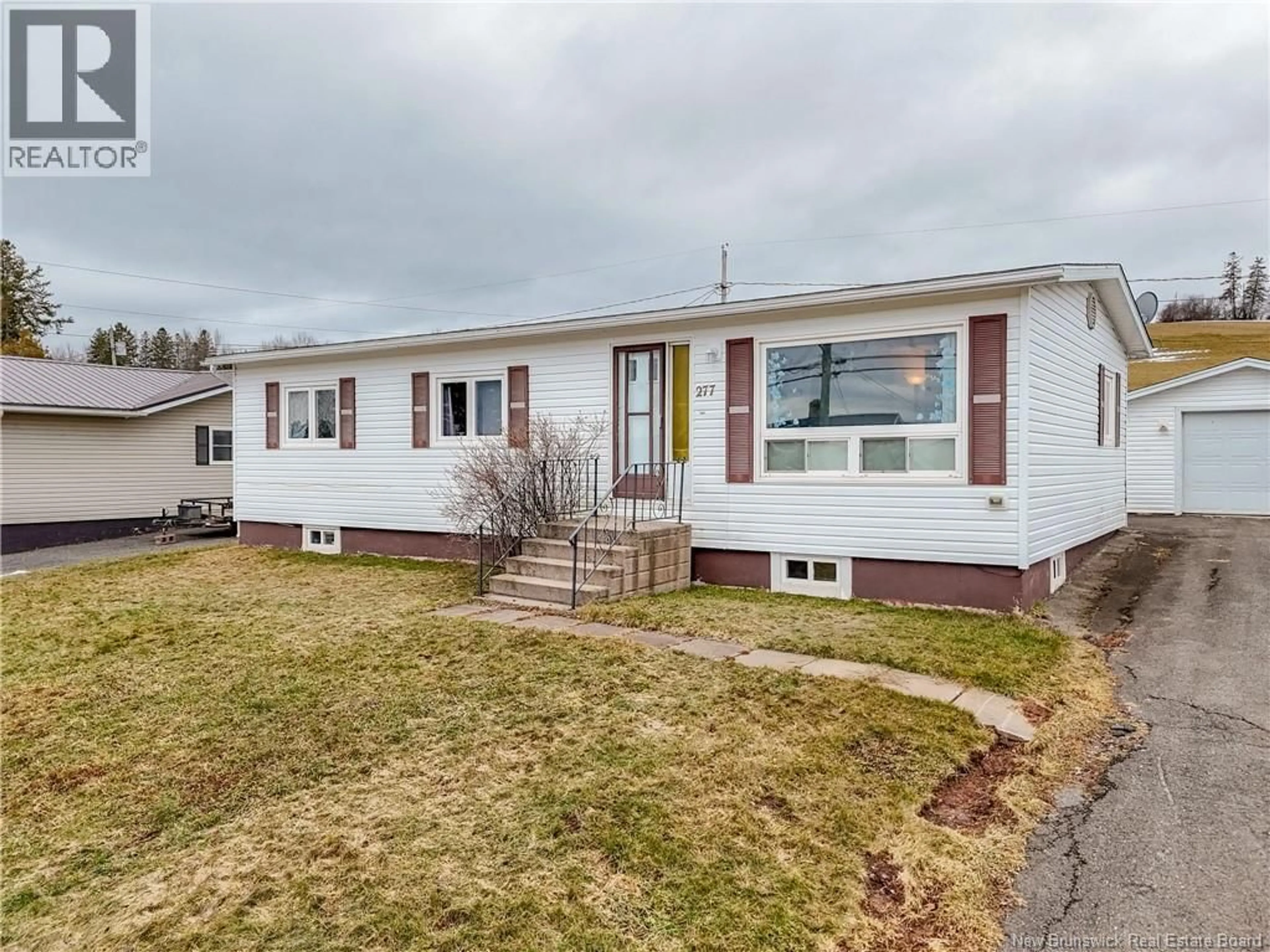 Home with vinyl exterior material, street for 277 CHURCH AVENUE, Sussex New Brunswick E4E1Z5