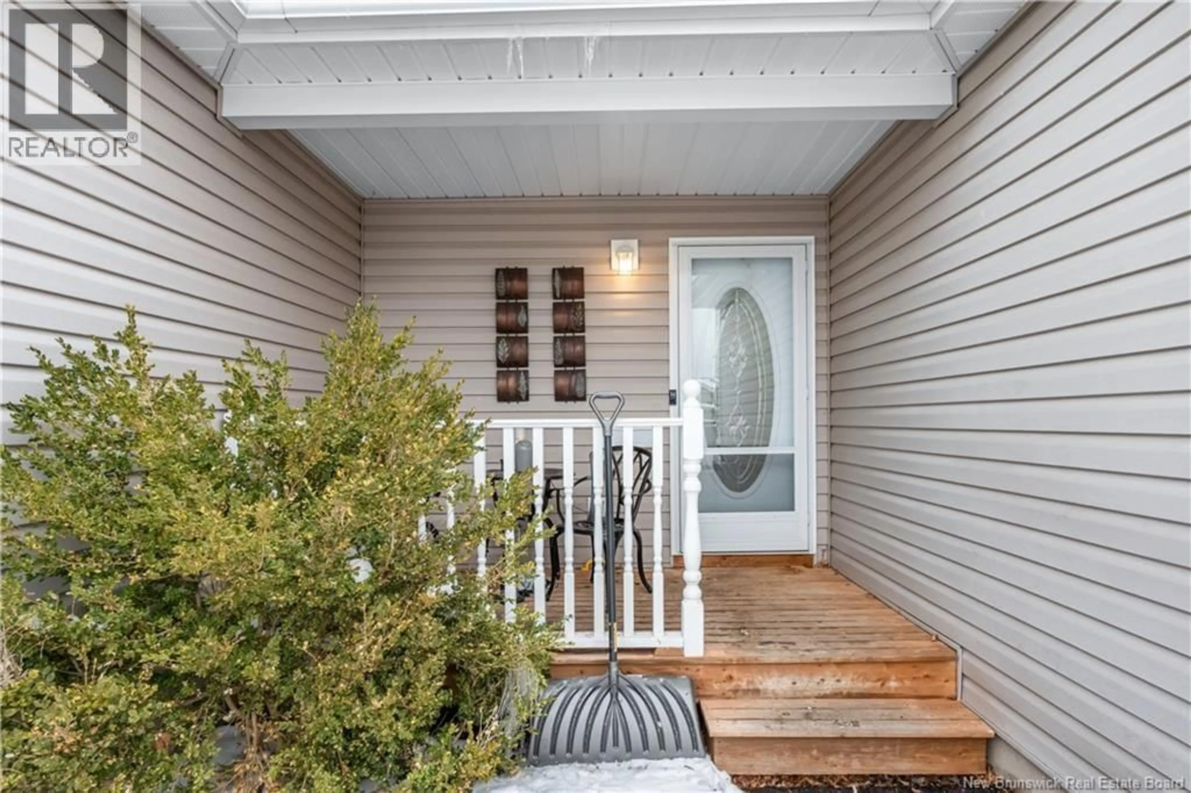 Indoor entryway for 240 DAMIEN STREET, Dieppe New Brunswick E1A0H3