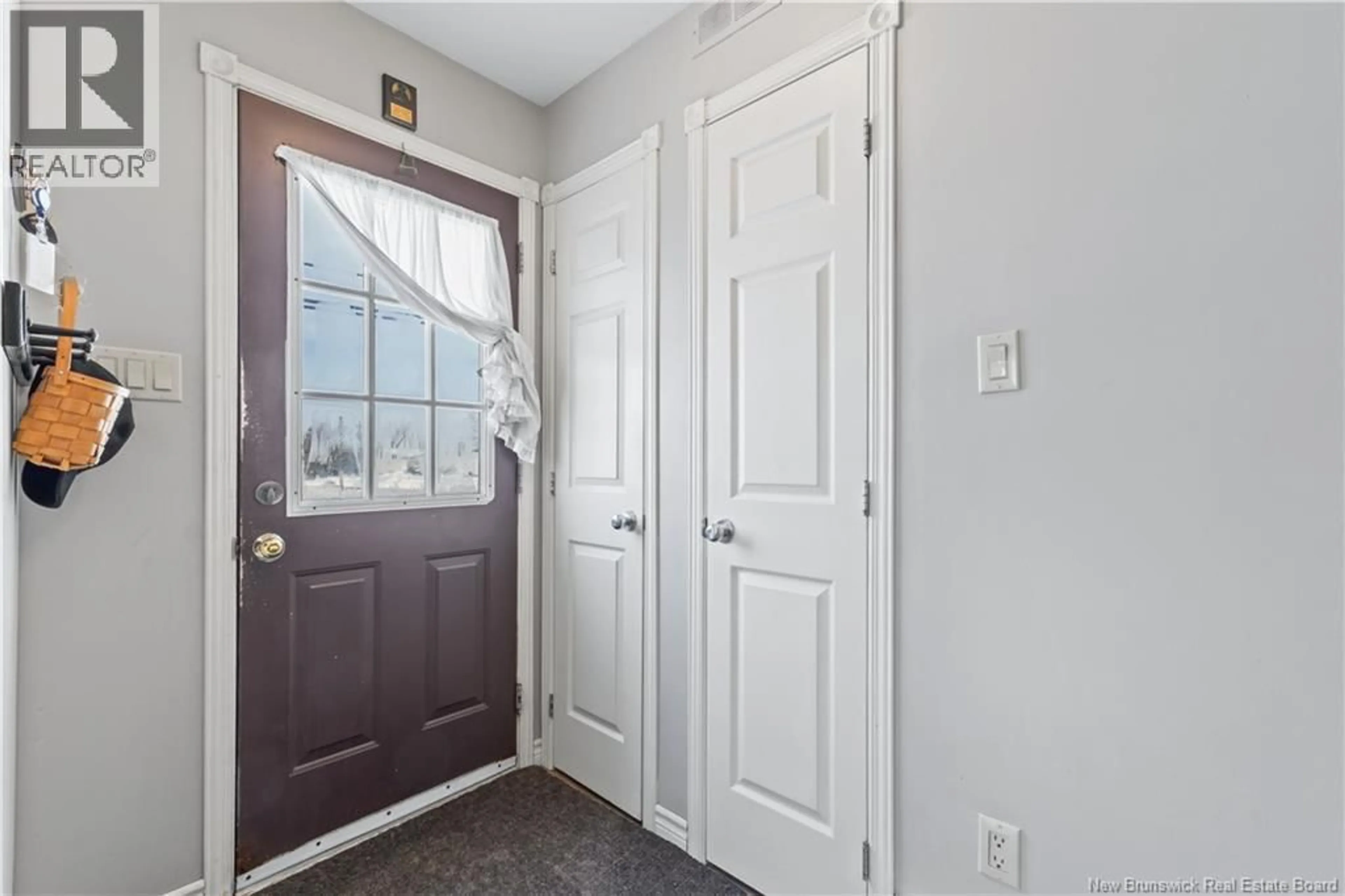 Indoor entryway for 968 CHARTERSVILLE ROAD, Dieppe New Brunswick E1A1L2