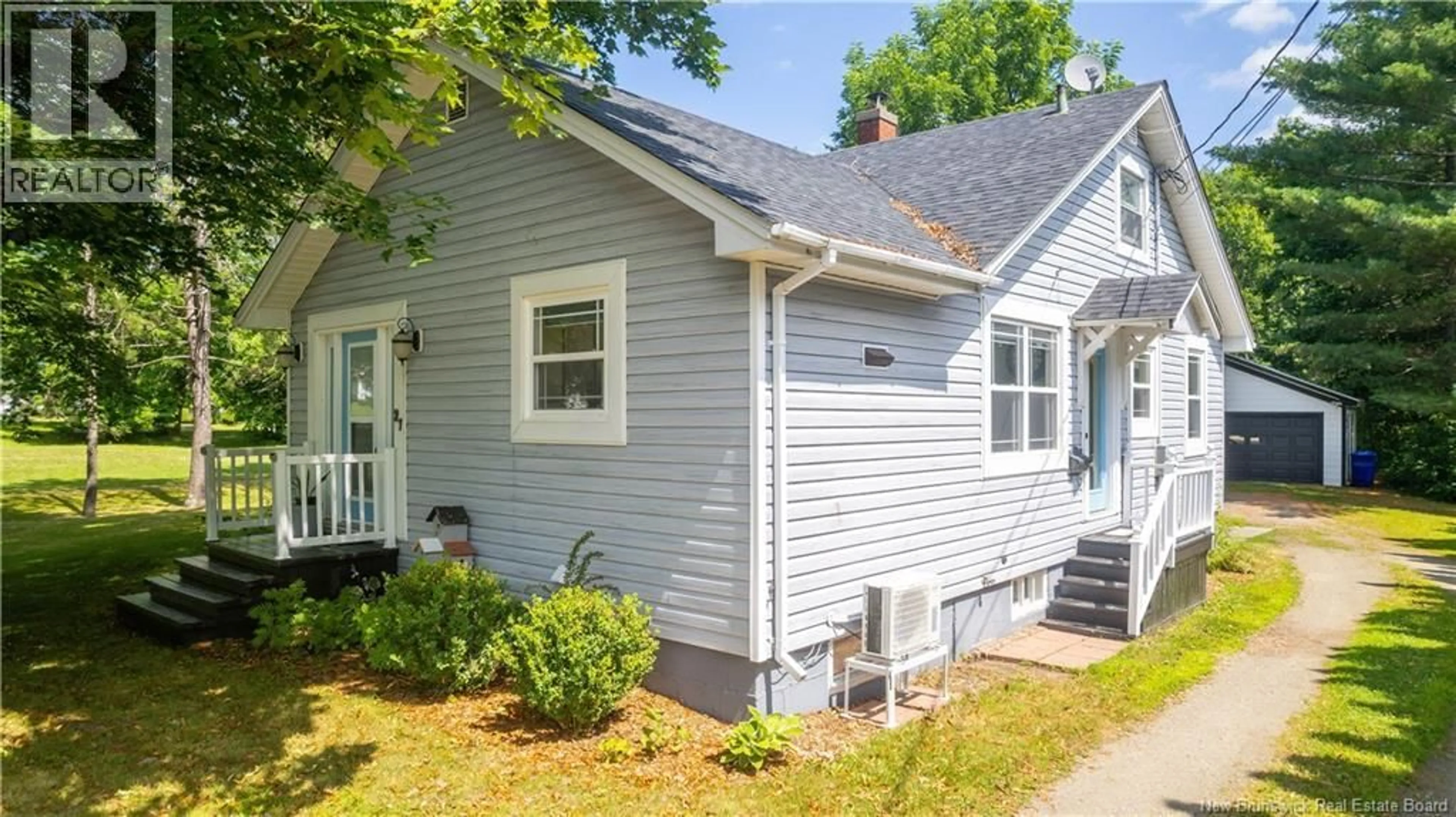Home with vinyl exterior material, street for 27 HILL STREET, St. Stephen New Brunswick E3L1N6