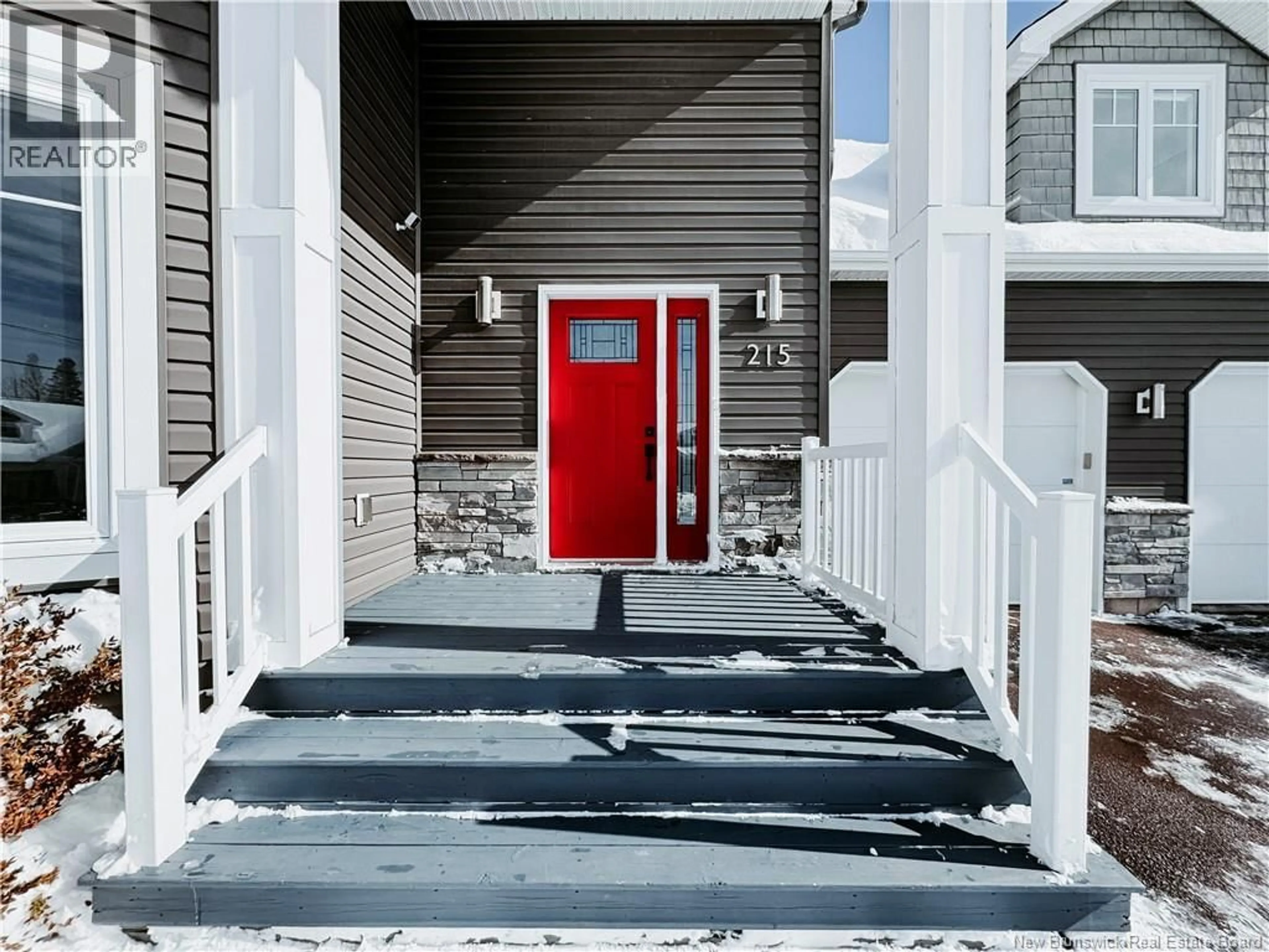 Indoor entryway for 215 LADY RUSSELL, Moncton New Brunswick E1E0L5