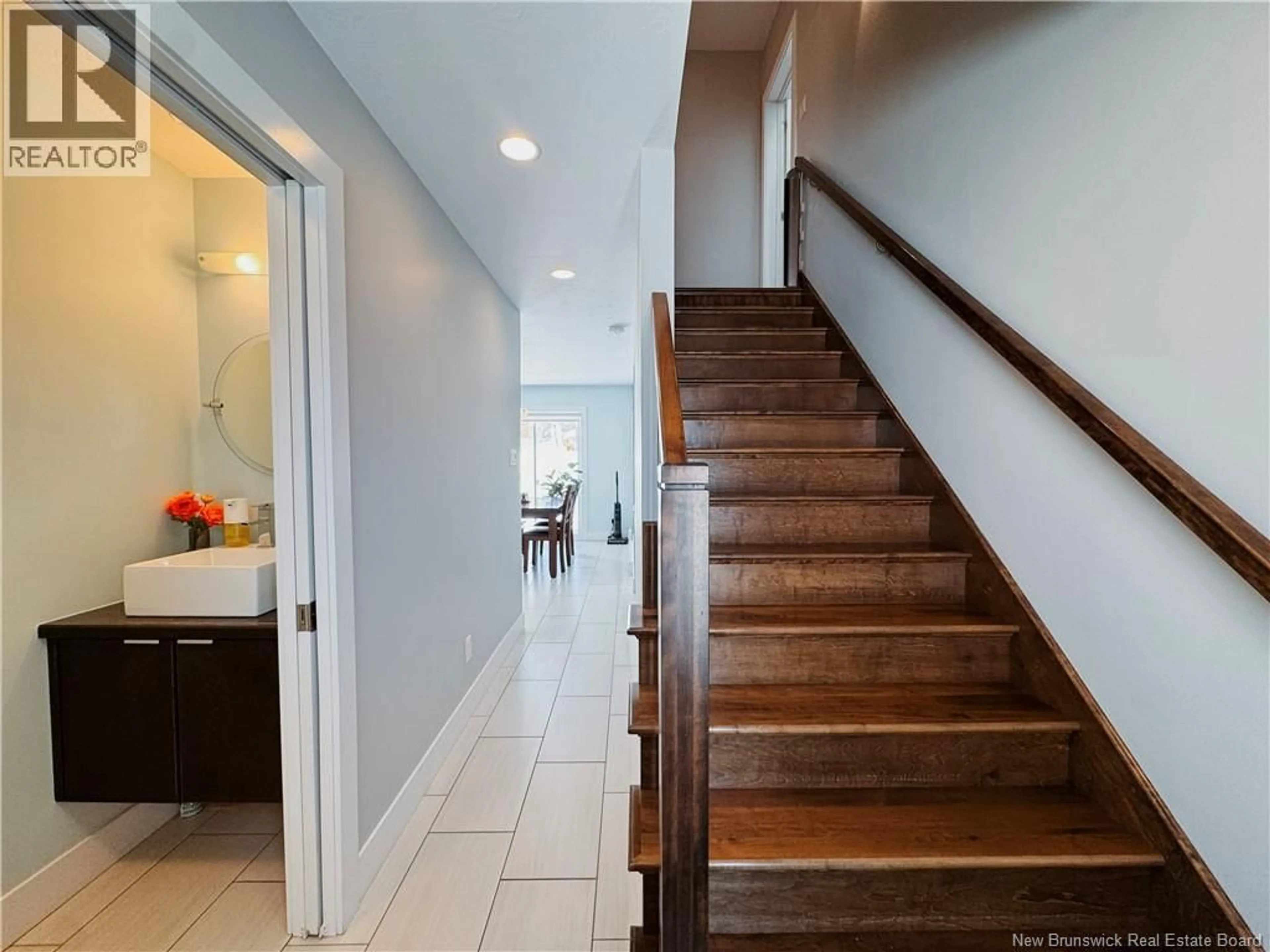 Indoor foyer for 215 LADY RUSSELL, Moncton New Brunswick E1E0L5
