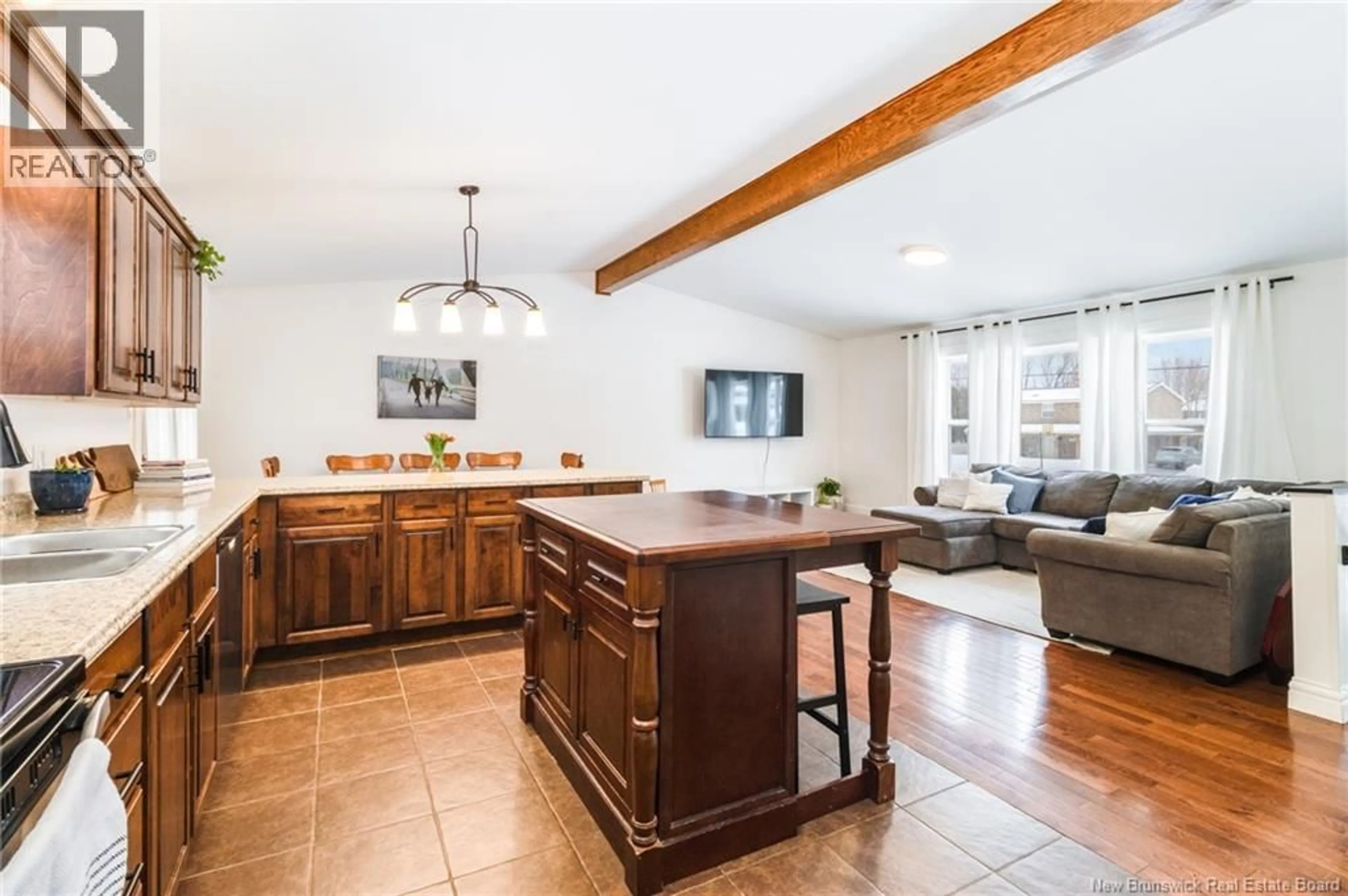 Open concept kitchen, ceramic/tile floor for 122 PARKWOOD DRIVE, Woodstock New Brunswick E7M5G1
