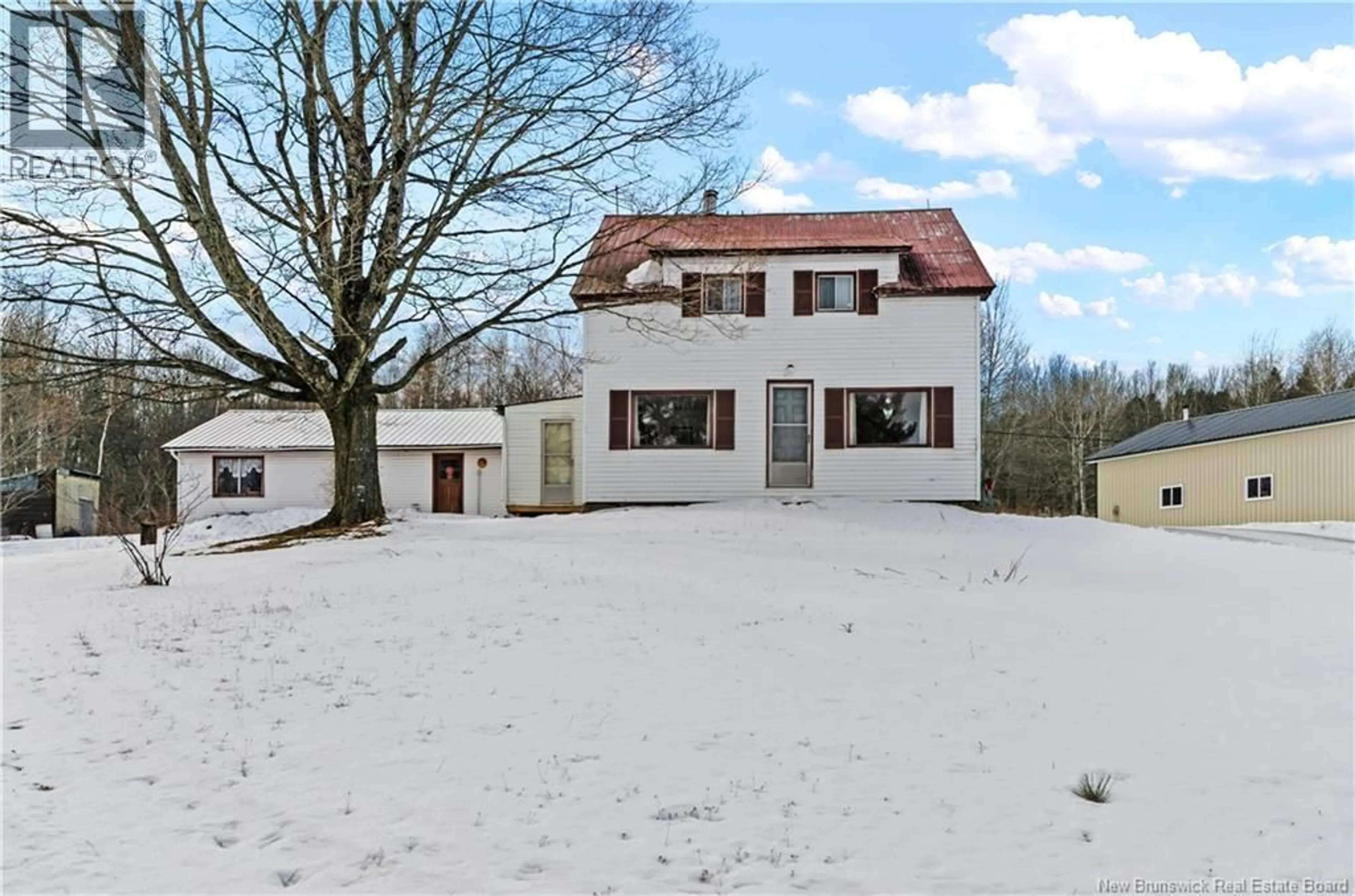 A pic from outside/outdoor area/front of a property/back of a property/a pic from drone, building for 7304 ROUTE 102, Dumfries New Brunswick E6G1P8