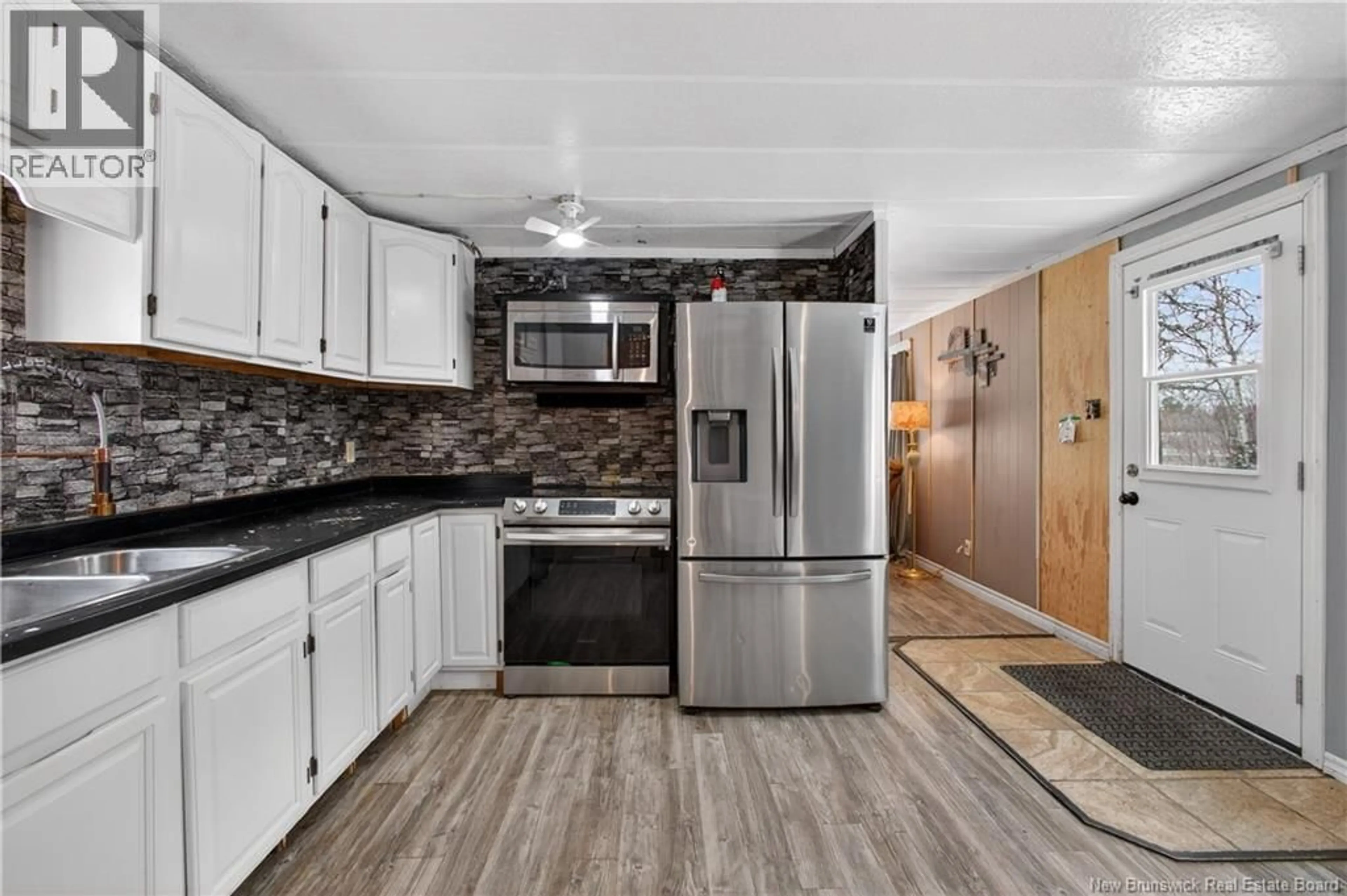 Standard kitchen, unknown for 10820 HIGHWAY 11, Glenwood New Brunswick E1N5J4