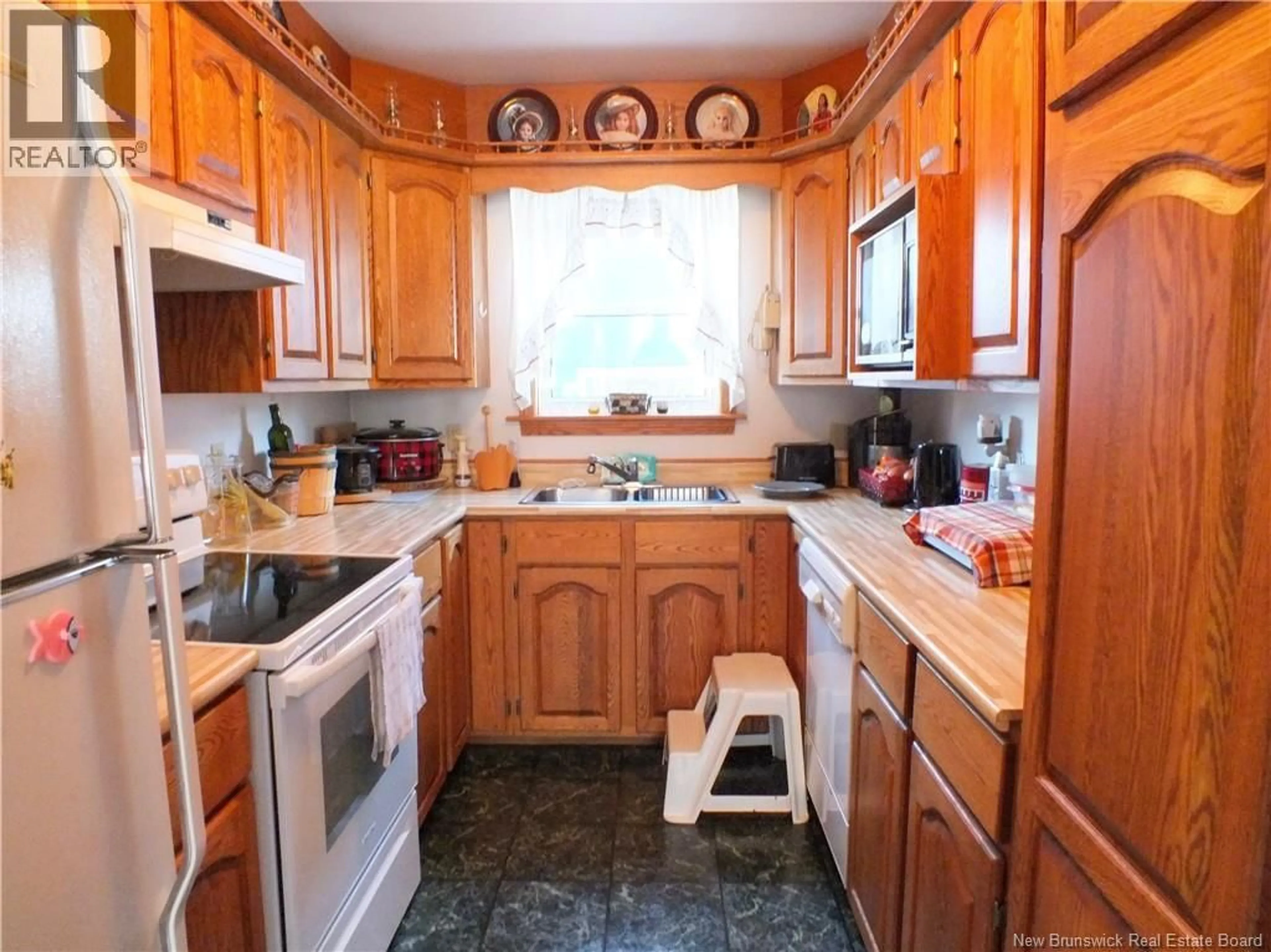 Standard kitchen, unknown for 33 ROCKLAND ROAD, Hartland New Brunswick E7P1G9