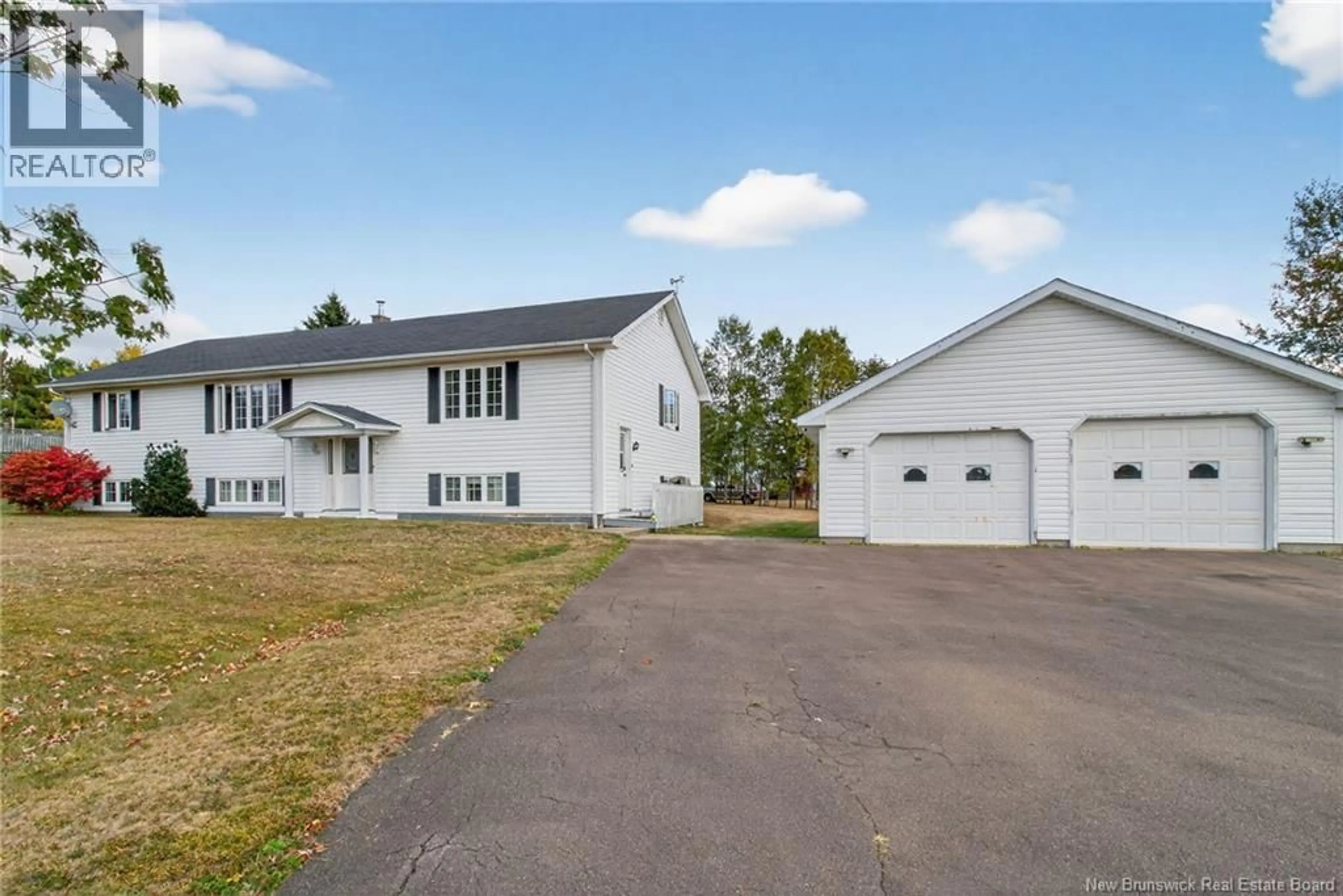 Home with vinyl exterior material, street for 21 YOUNG STREET, Riverside-Albert New Brunswick E4H3X8