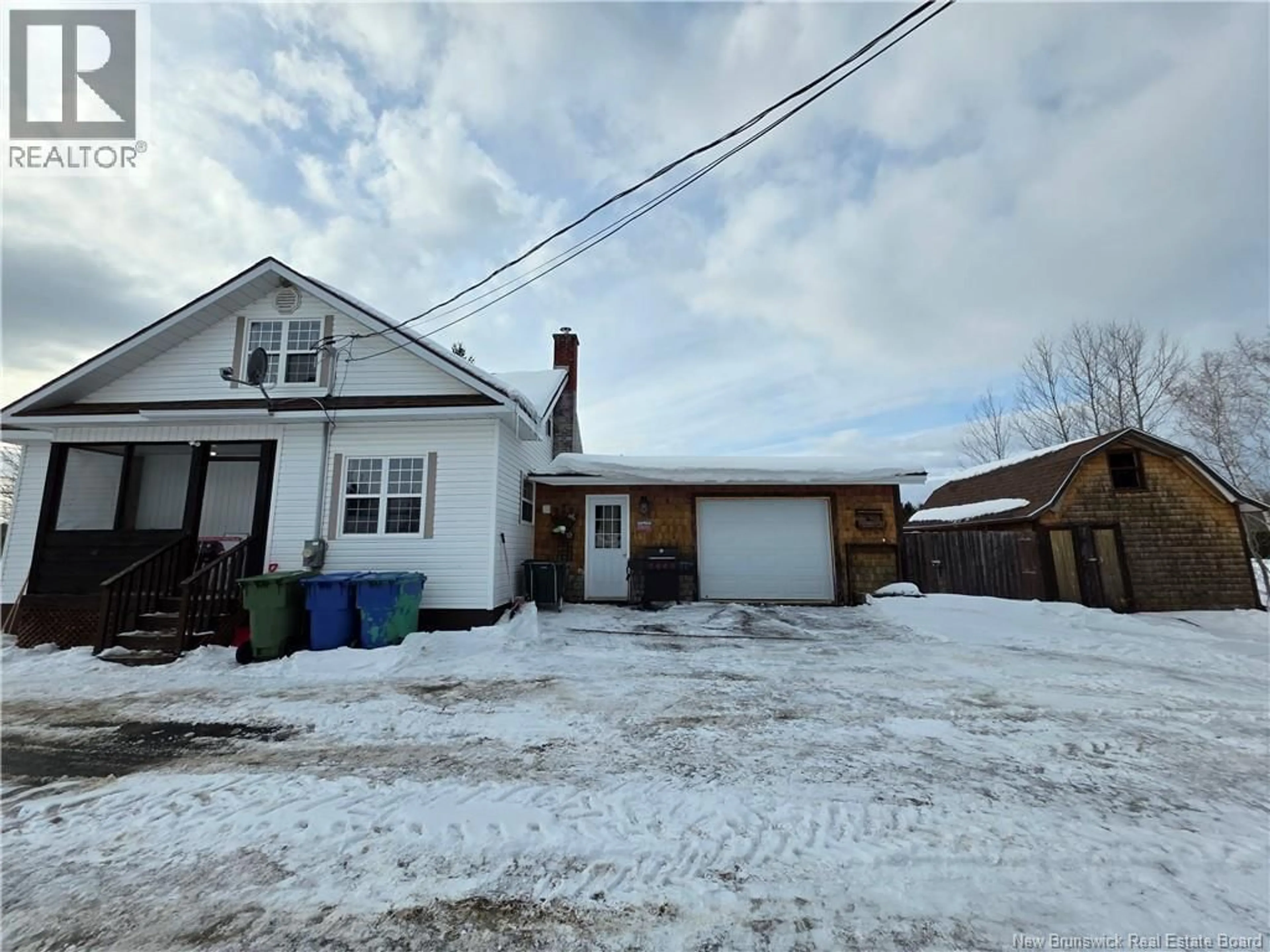 A pic from outside/outdoor area/front of a property/back of a property/a pic from drone, street for 147 PRINCIPALE, Sainte-Anne-De-Madawaska New Brunswick E7E1B1