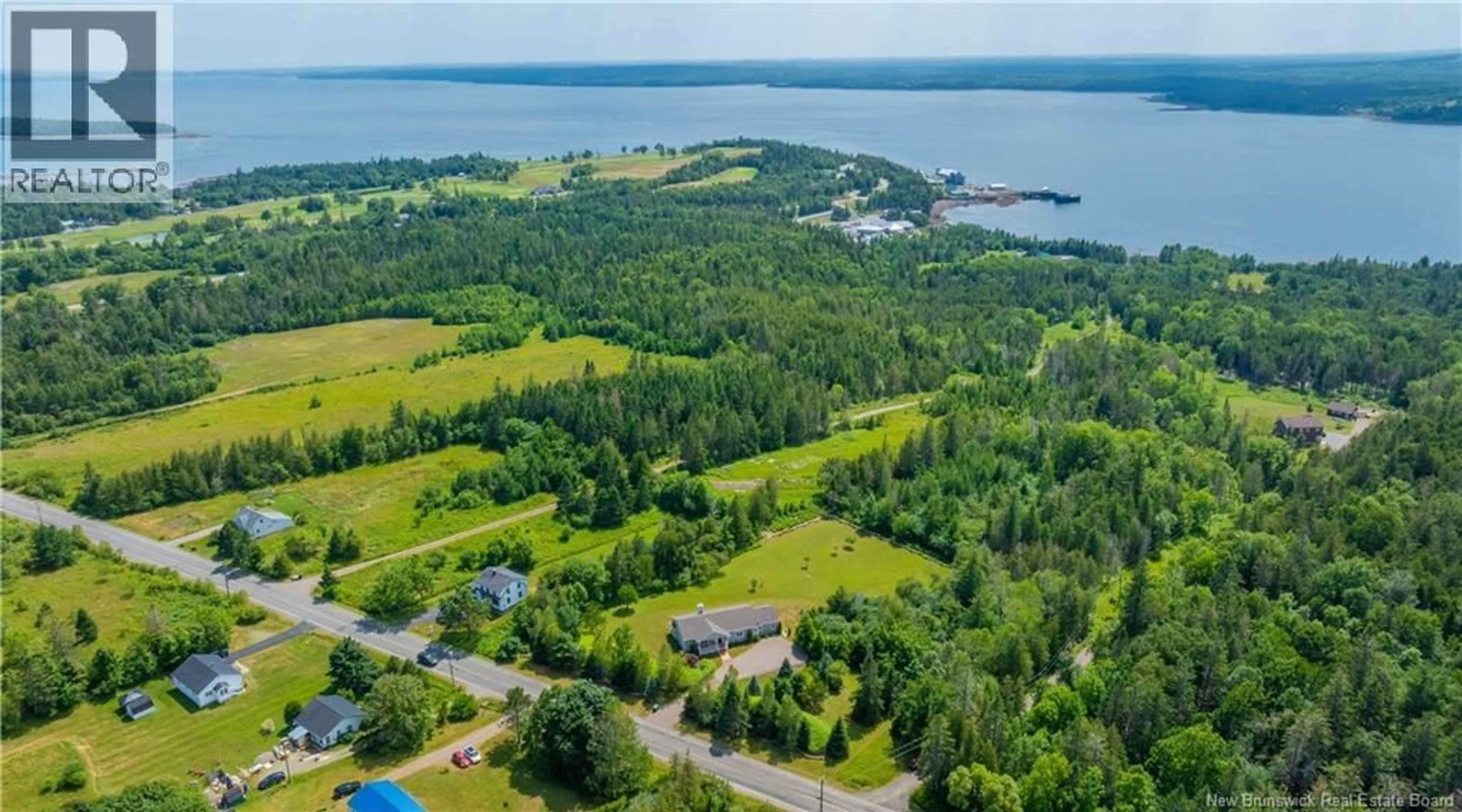 A pic from outside/outdoor area/front of a property/back of a property/a pic from drone, water/lake/river/ocean view for 703 BAYVIEW DRIVE, Saint Andrews New Brunswick E5B2N2