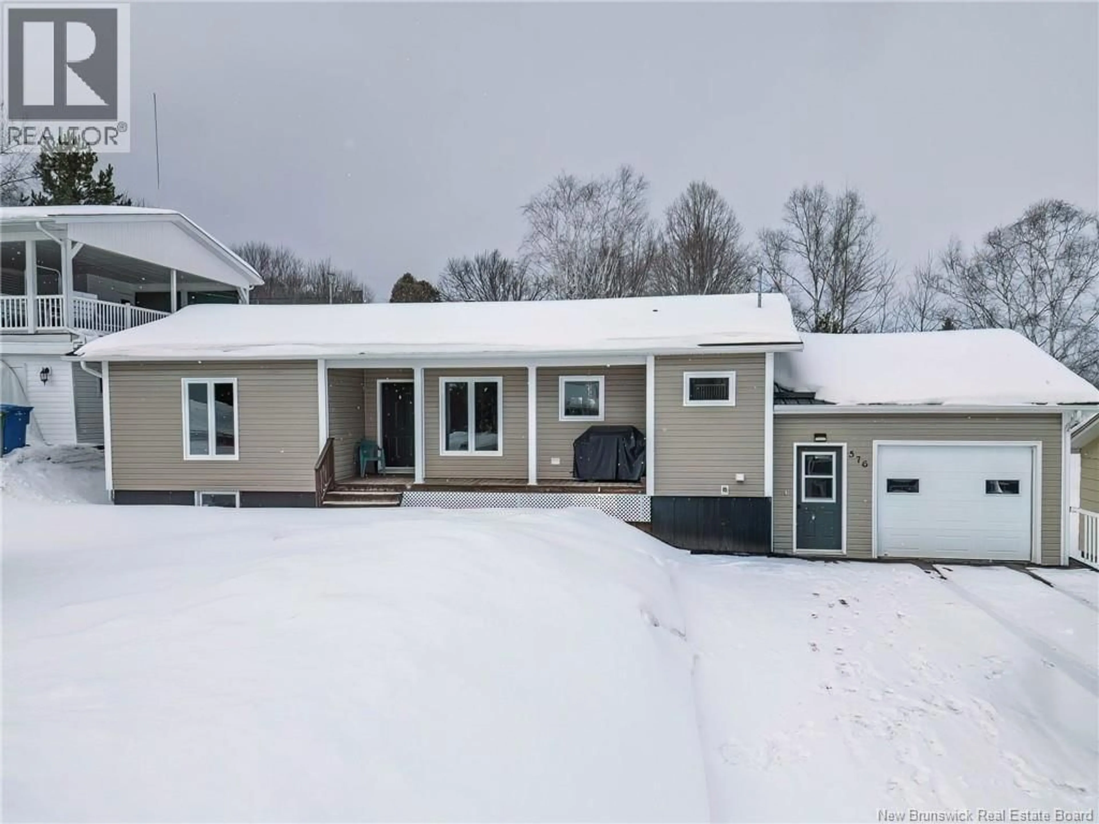 Home with vinyl exterior material, street for 576 BASIN OUEST, Grand Falls New Brunswick E3Z2J5