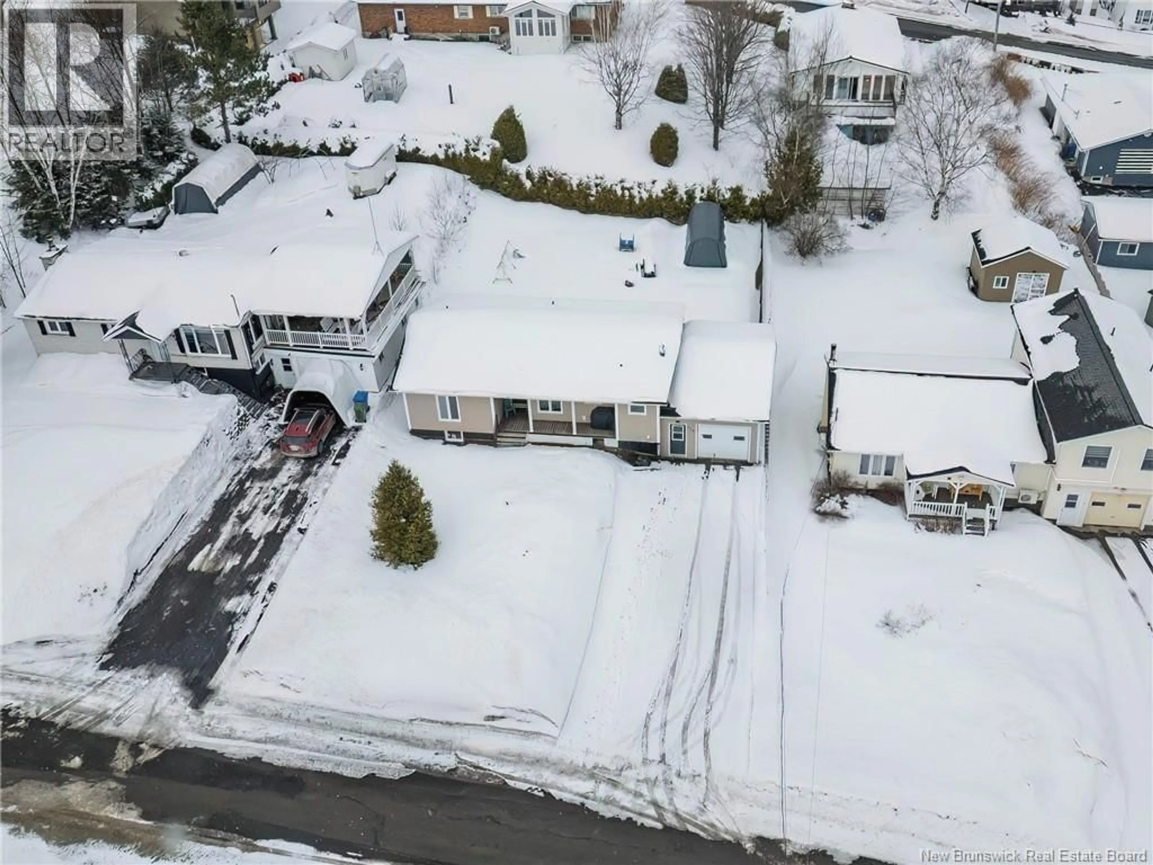 A pic from outside/outdoor area/front of a property/back of a property/a pic from drone, street for 576 BASIN OUEST, Grand Falls New Brunswick E3Z2J5