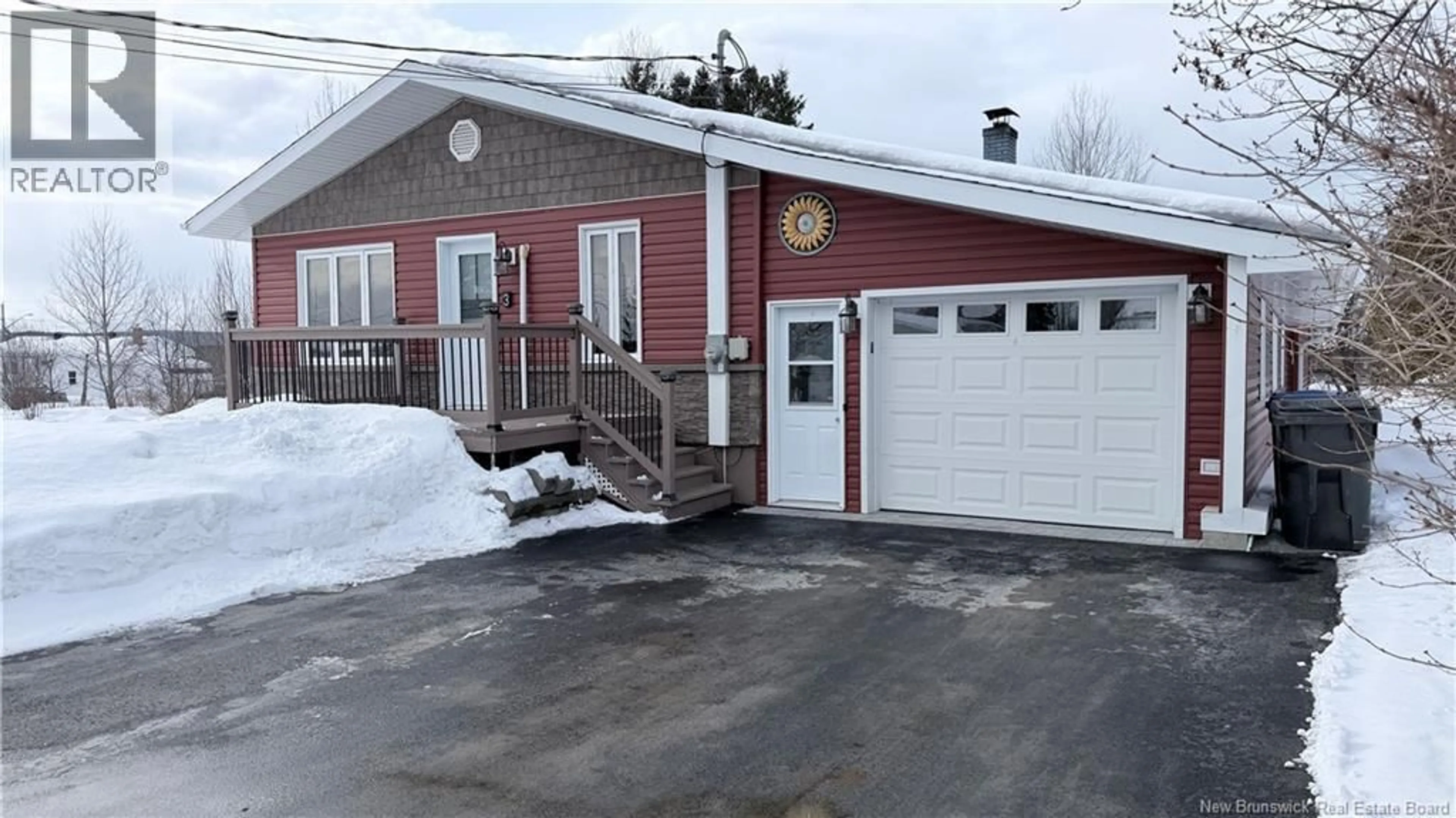 Indoor garage for 3 RUE THERIAULT, Rivière-Verte New Brunswick E7C2W6