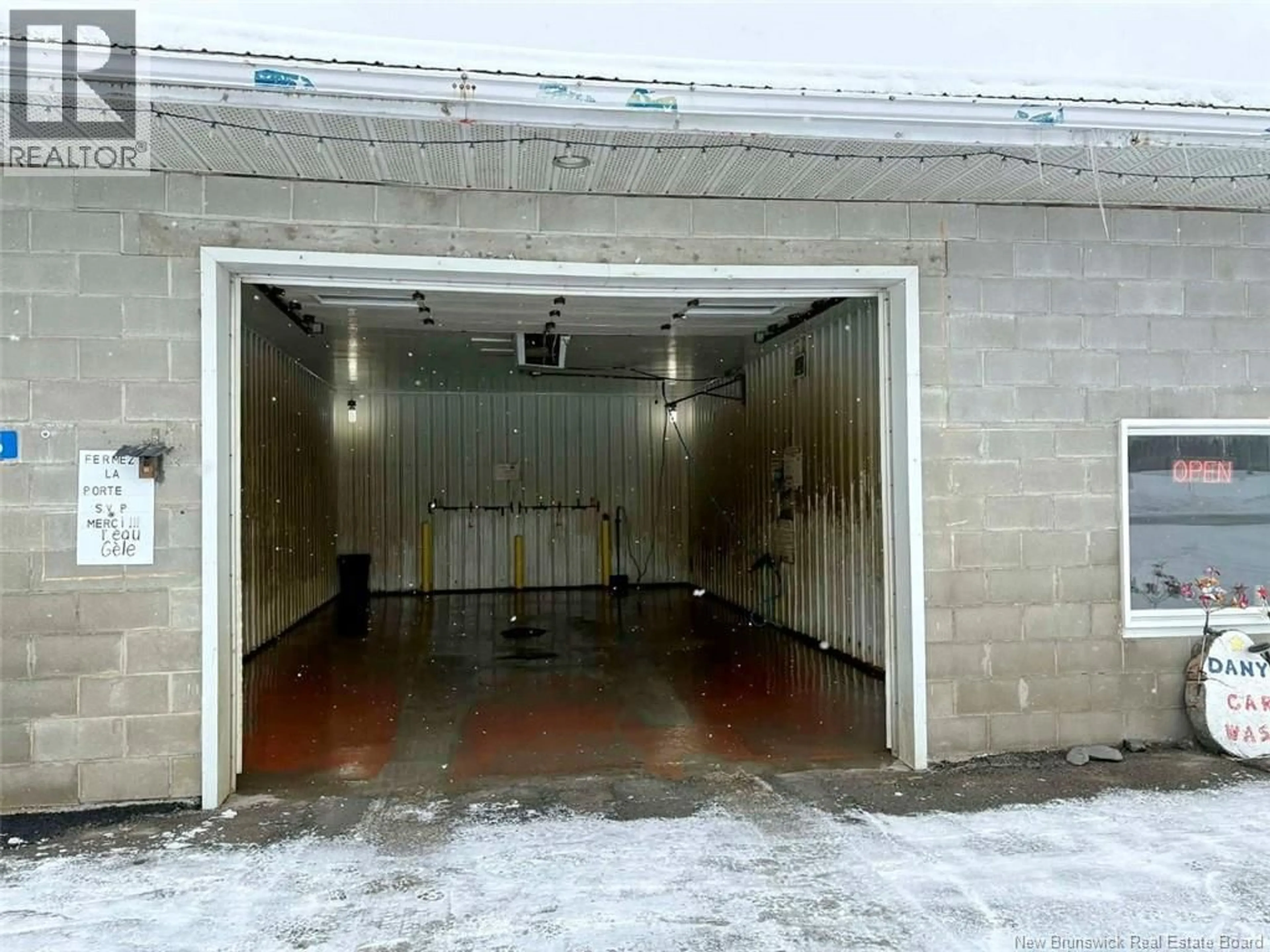Indoor garage for 7 PRINCIPALE STREET, Sainte-Anne-De-Madawaska New Brunswick E7E1B5
