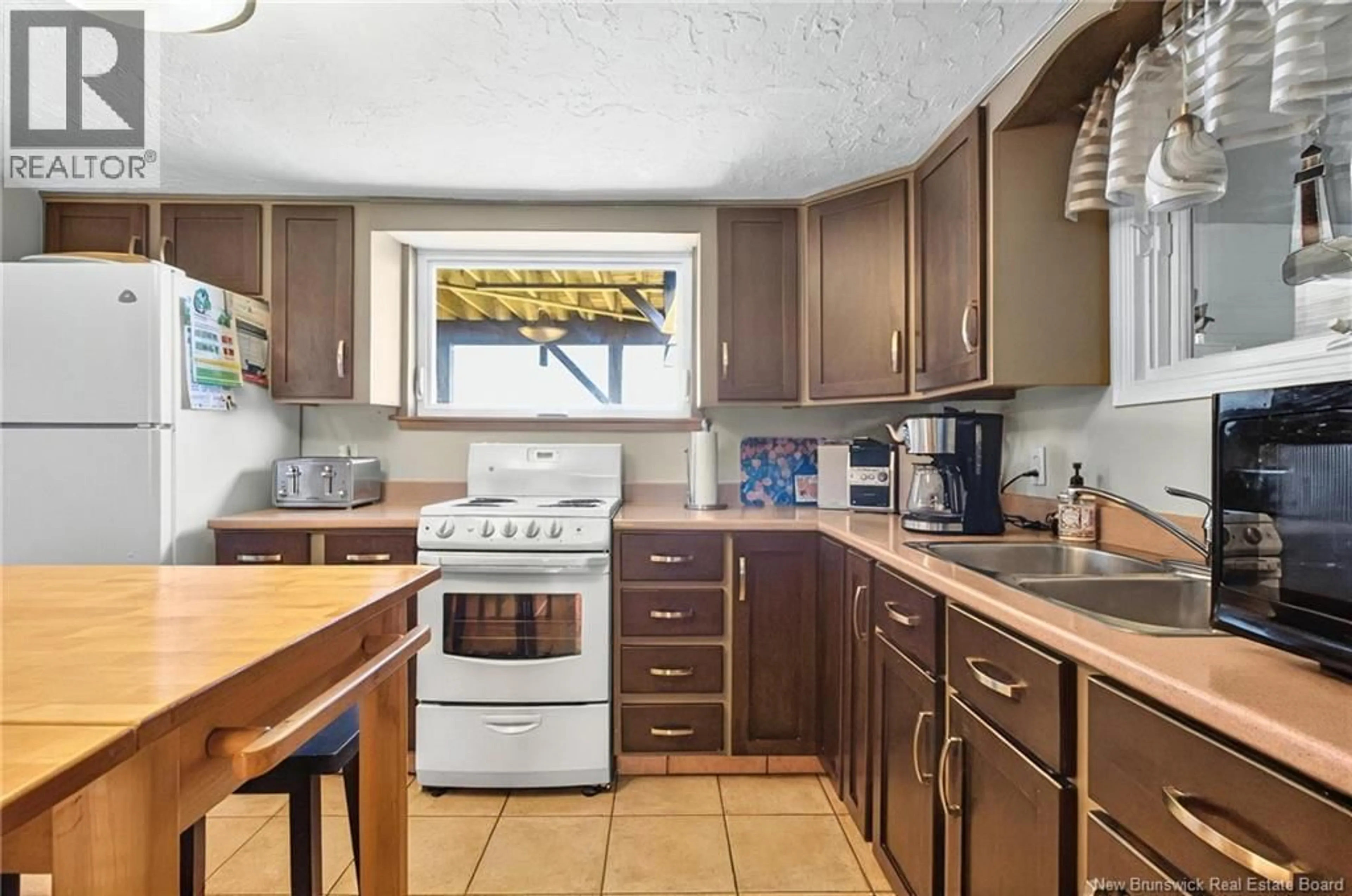 Standard kitchen, unknown for 3398 ROUTE 535, Cocagne New Brunswick E4R3K6