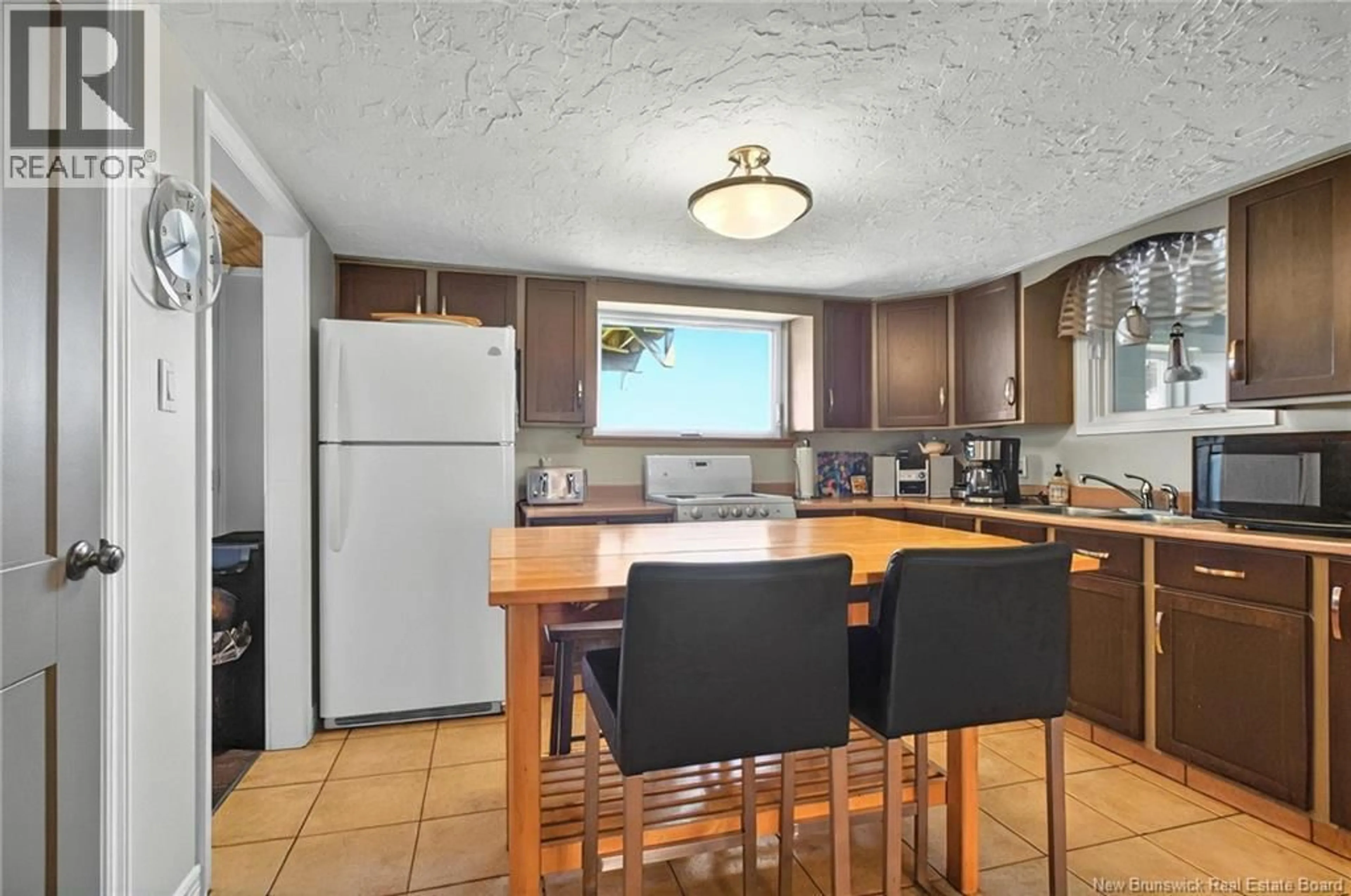 Standard kitchen, ceramic/tile floor for 3398 ROUTE 535, Cocagne New Brunswick E4R3K6