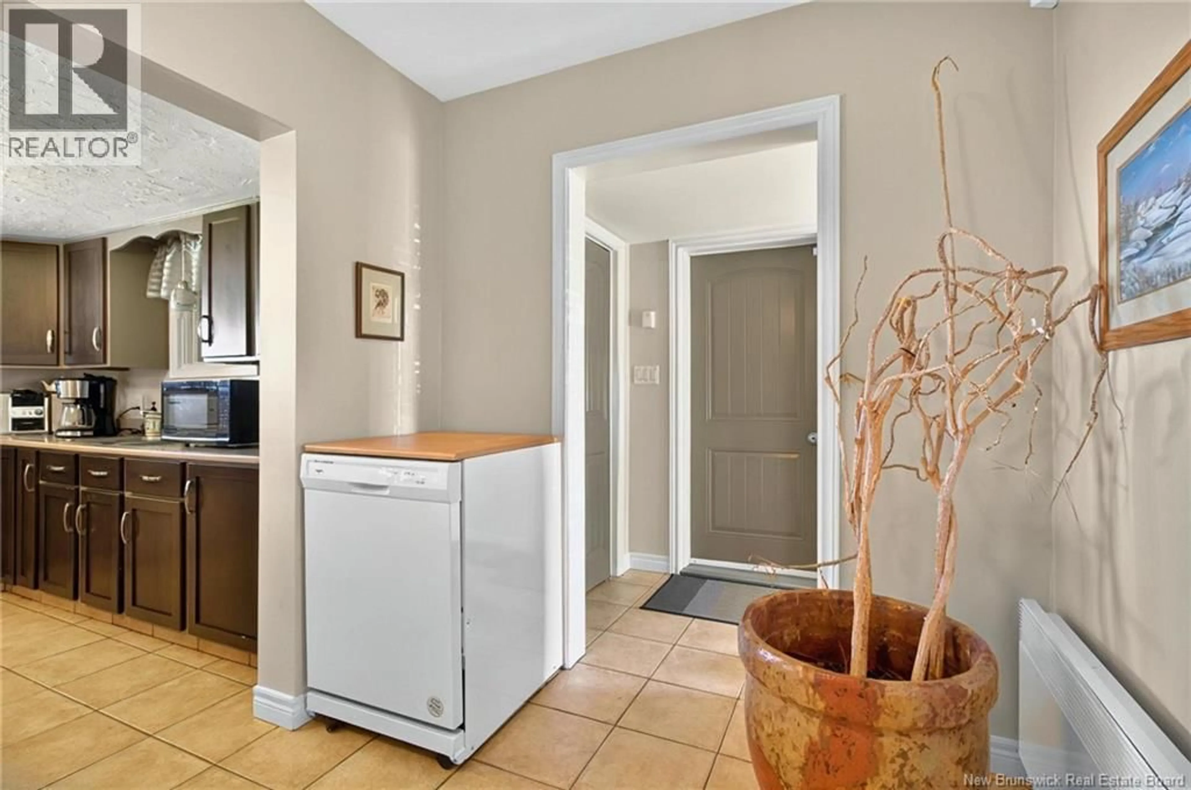 Indoor entryway for 3398 ROUTE 535, Cocagne New Brunswick E4R3K6