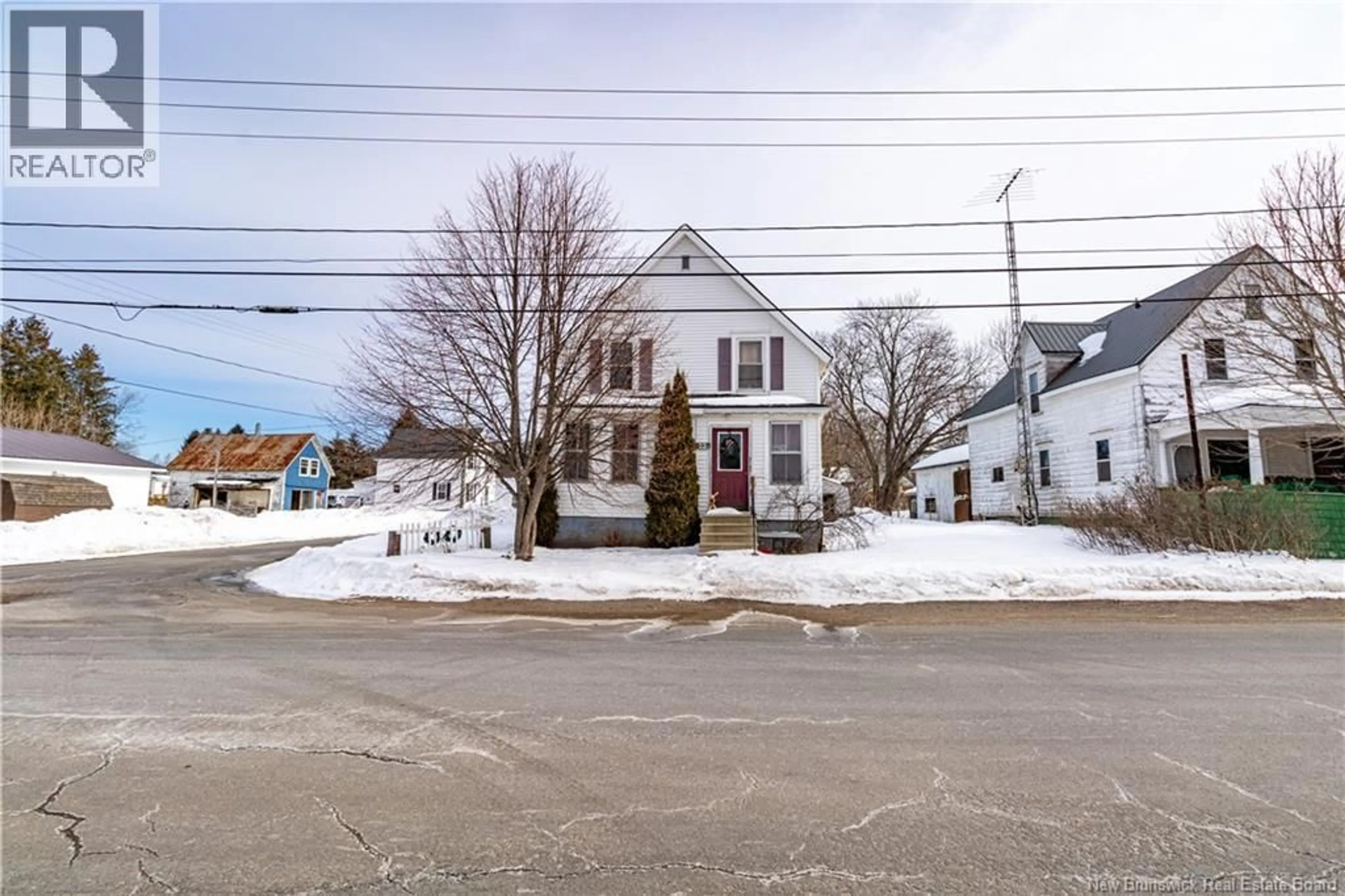 A pic from outside/outdoor area/front of a property/back of a property/a pic from drone, street for 22 BRIDGE STREET, Apohaqui New Brunswick E5P3M6