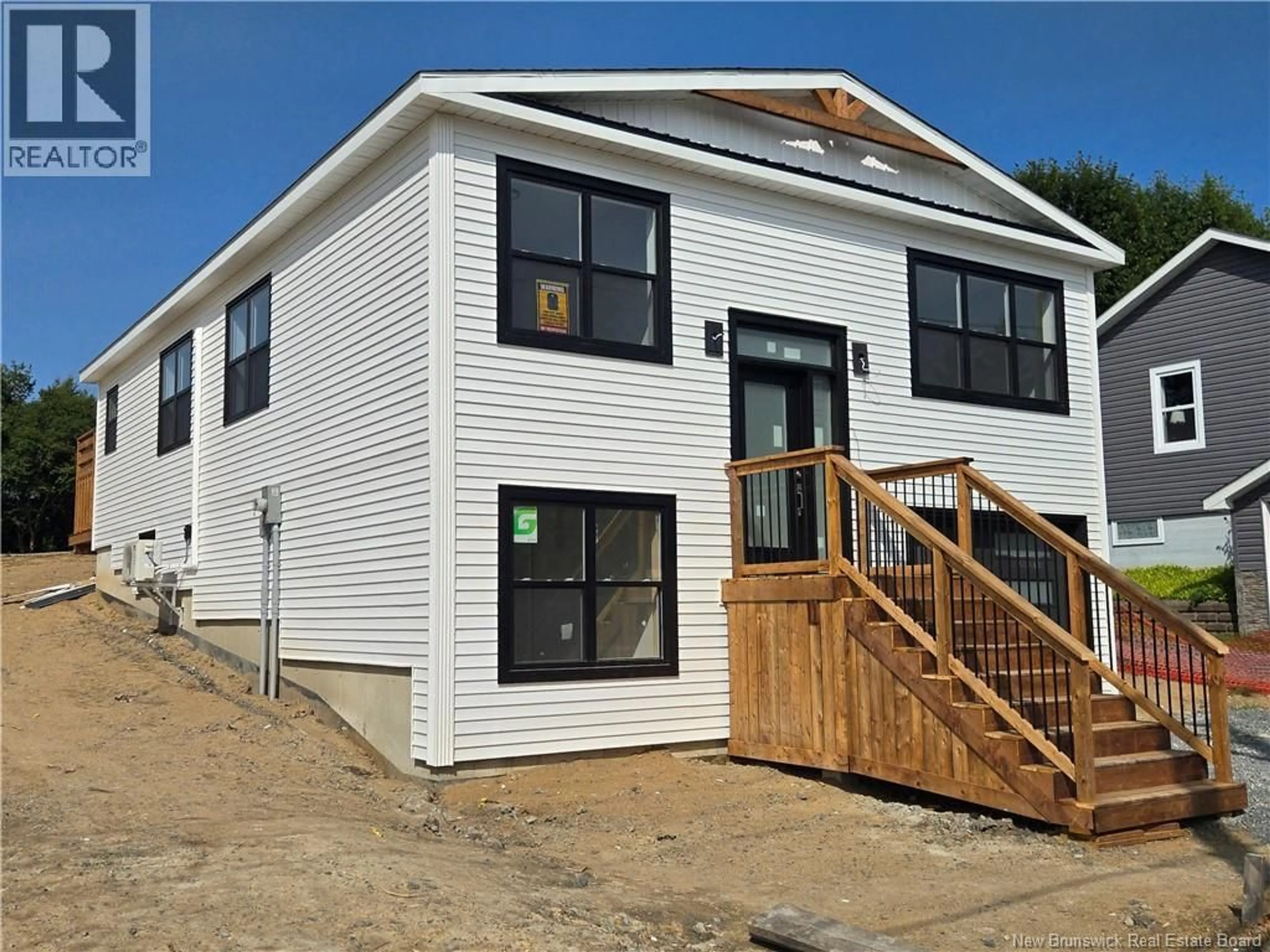 Home with vinyl exterior material, building for 509 GIBSON STREET, Fredericton New Brunswick E3A4E8