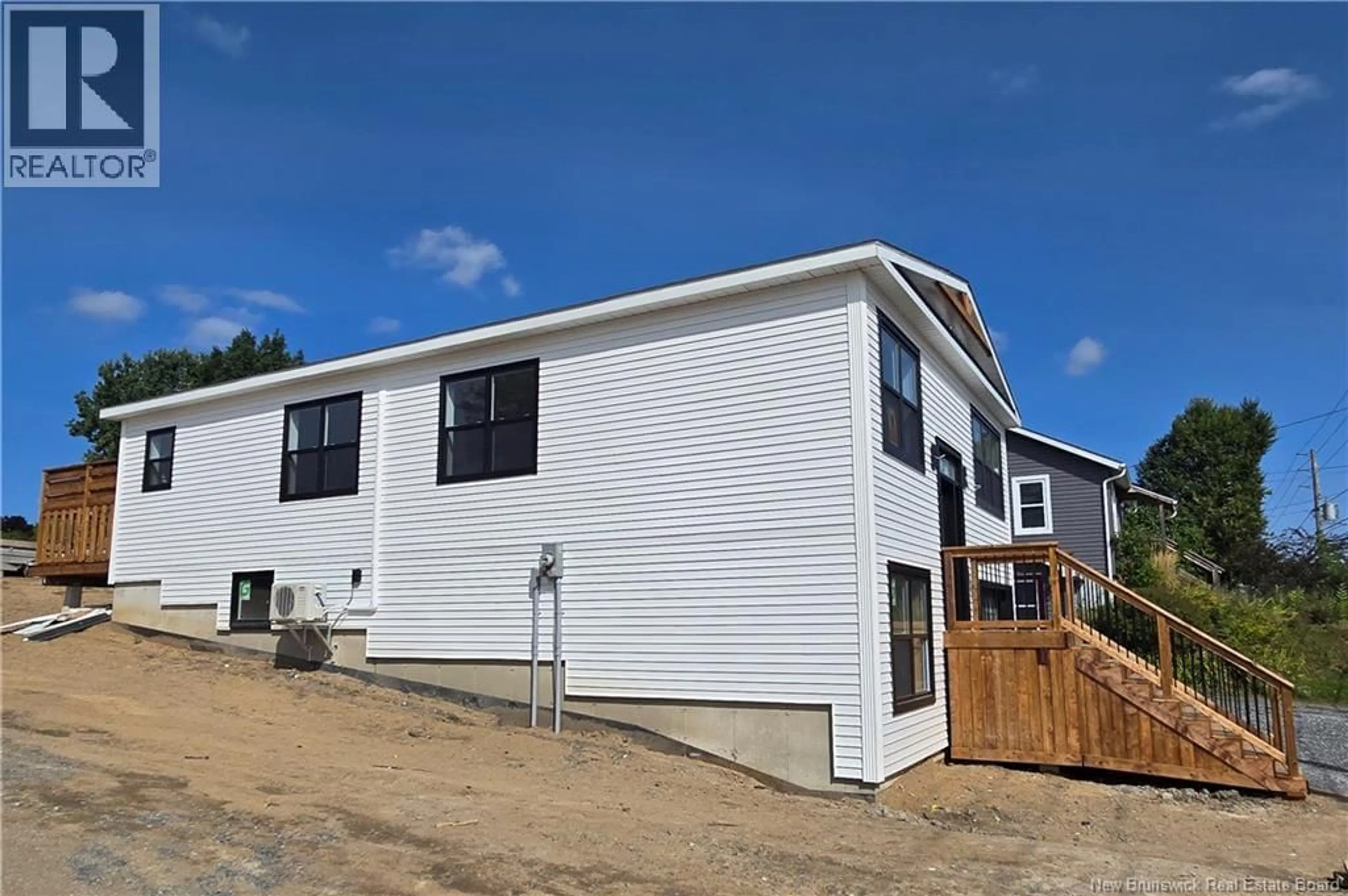 Home with vinyl exterior material, building for 509 GIBSON STREET, Fredericton New Brunswick E3A4E8