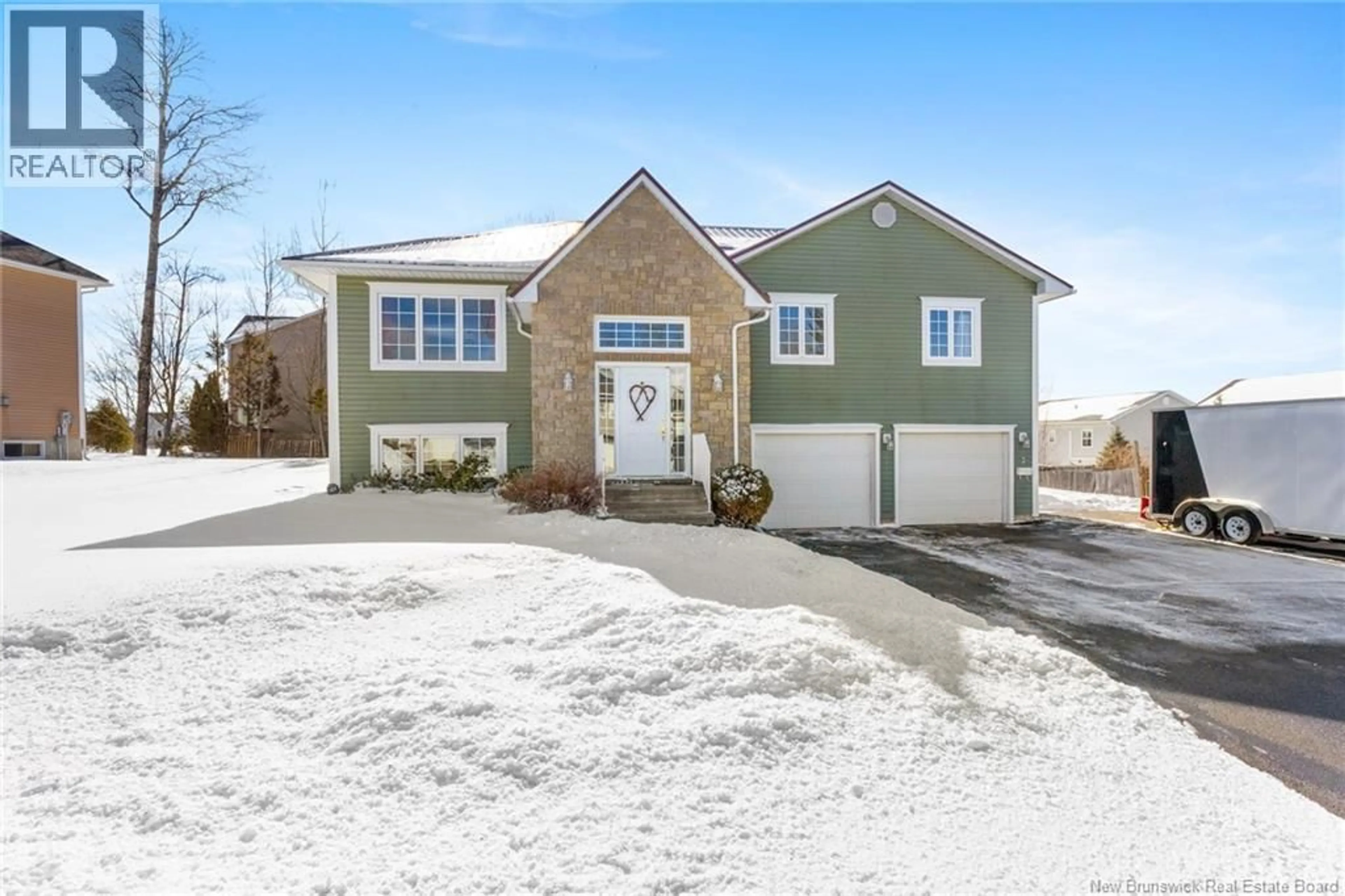 Home with vinyl exterior material, street for 2 HARRIS STREET, Oromocto New Brunswick E2V0A9