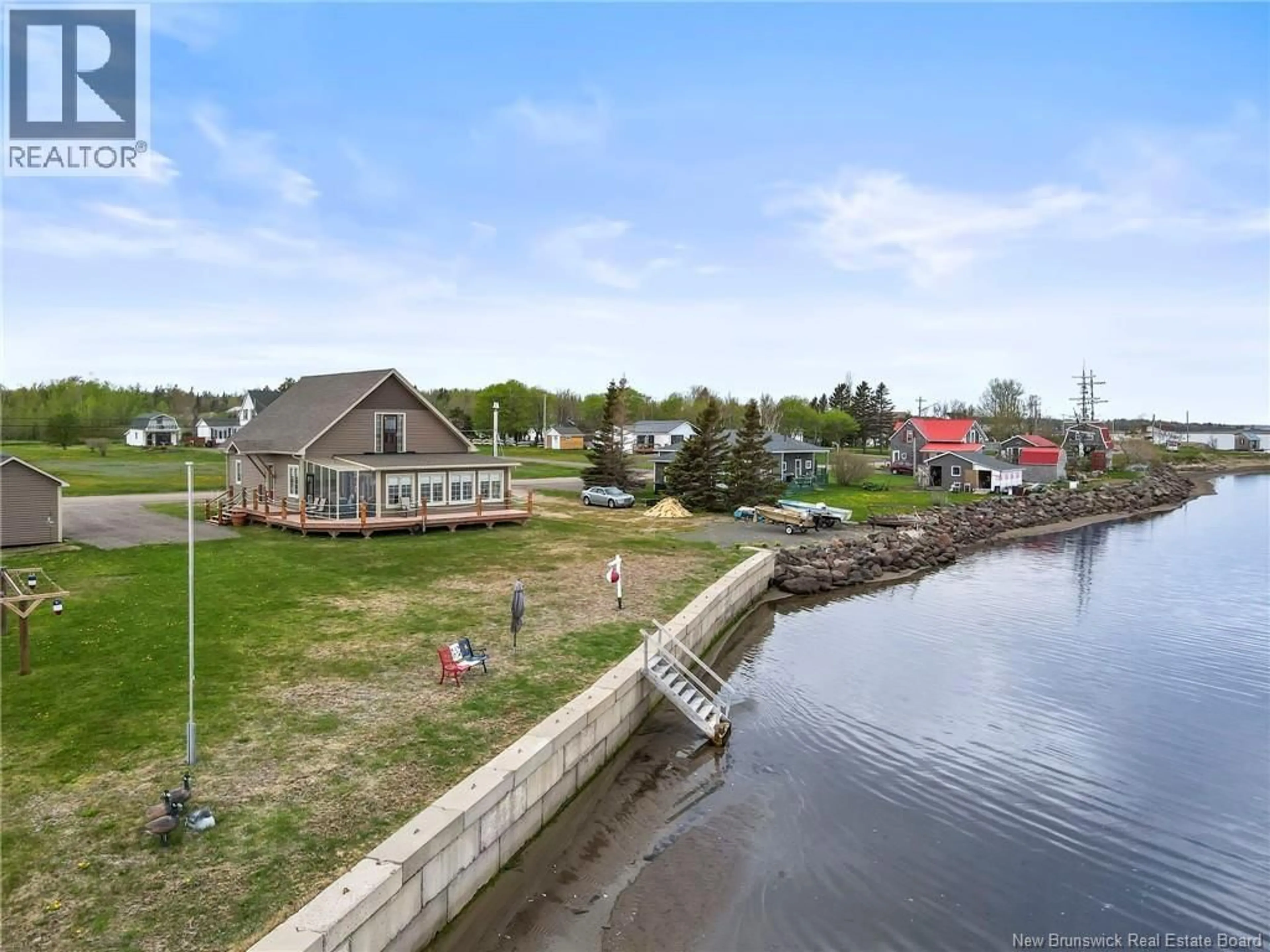 A pic from outside/outdoor area/front of a property/back of a property/a pic from drone, water/lake/river/ocean view for 1538 ROUTE 475, Bouctouche Bay New Brunswick E4S4R2