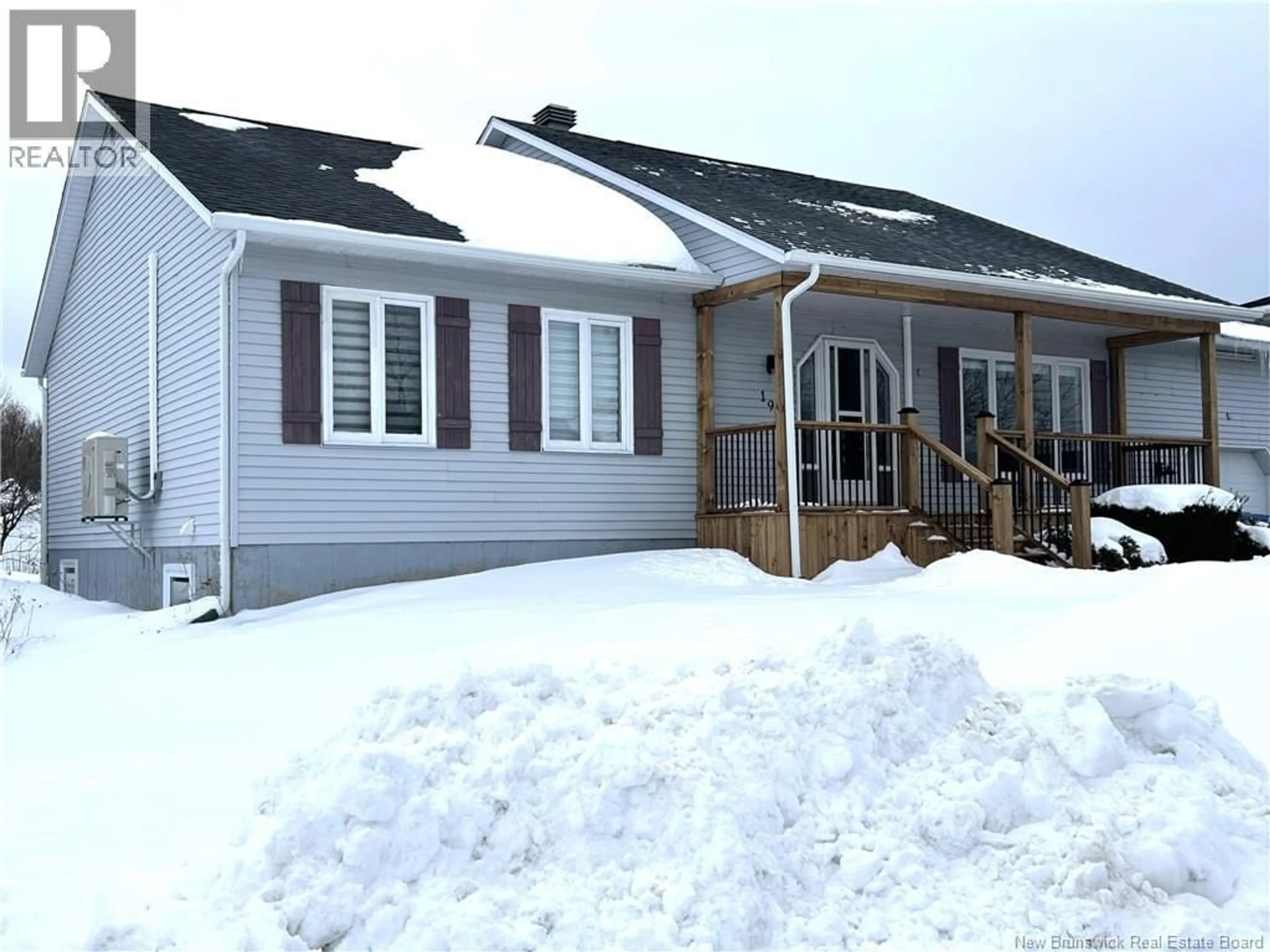 Home with vinyl exterior material, unknown for 190 RUE DES PEUPLIERS, Shippagan New Brunswick E8S2K2