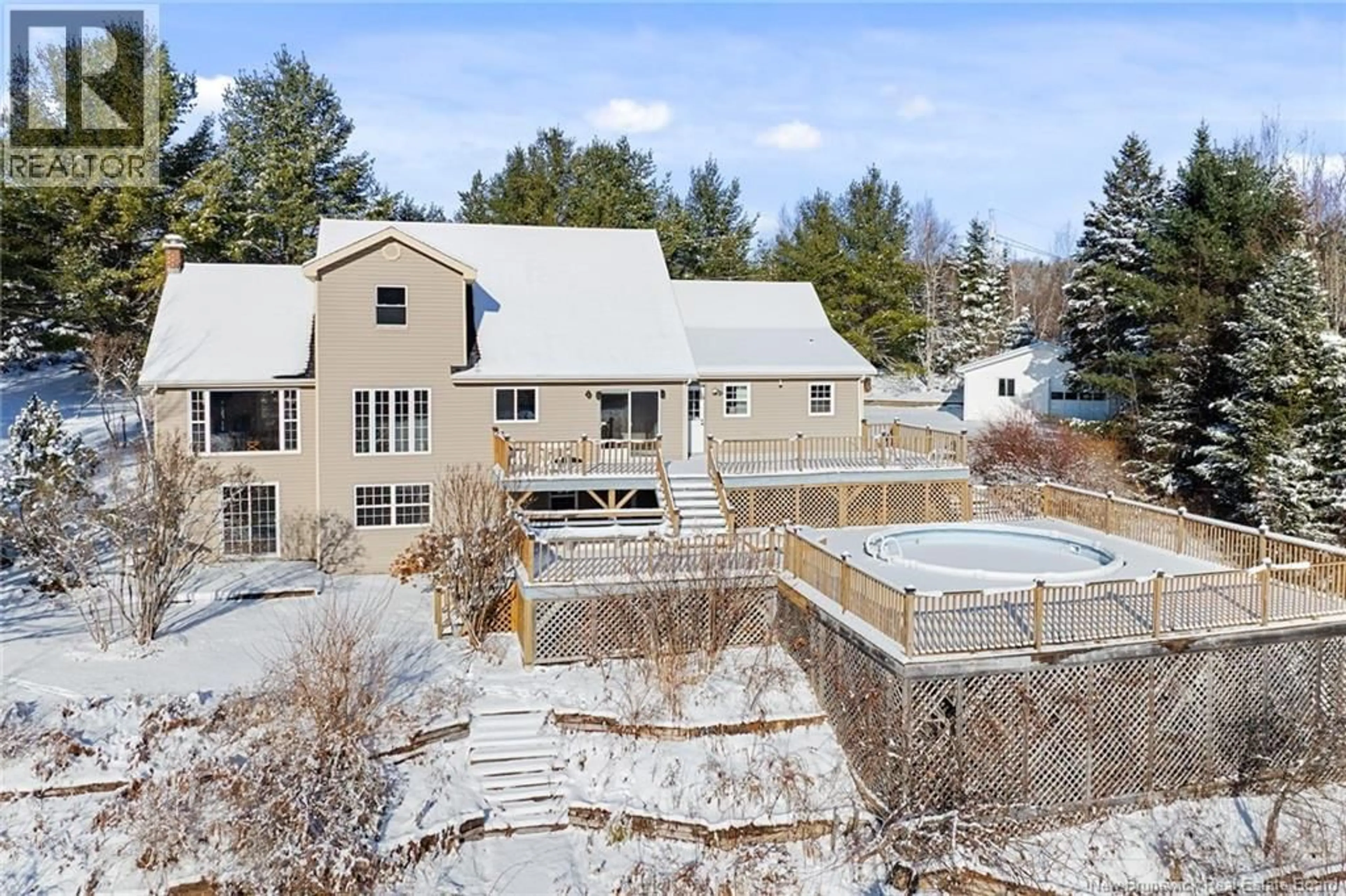A pic from outside/outdoor area/front of a property/back of a property/a pic from drone, unknown for 18 HILLVIEW STREET, Upper Kingsclear New Brunswick E3B1V1