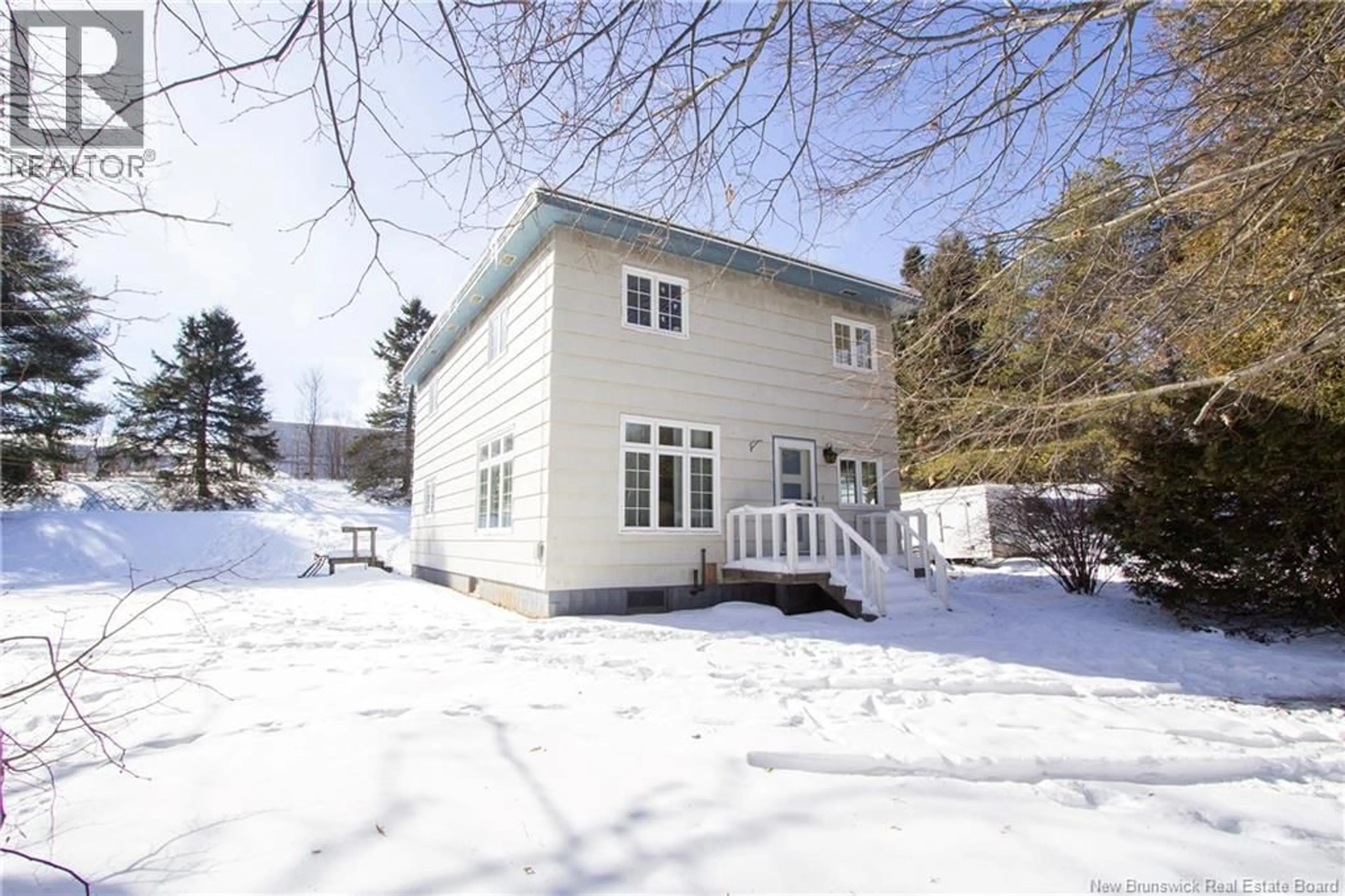 Patio, building for 18 MOFFATT LANE, Sackville New Brunswick E4L4E1