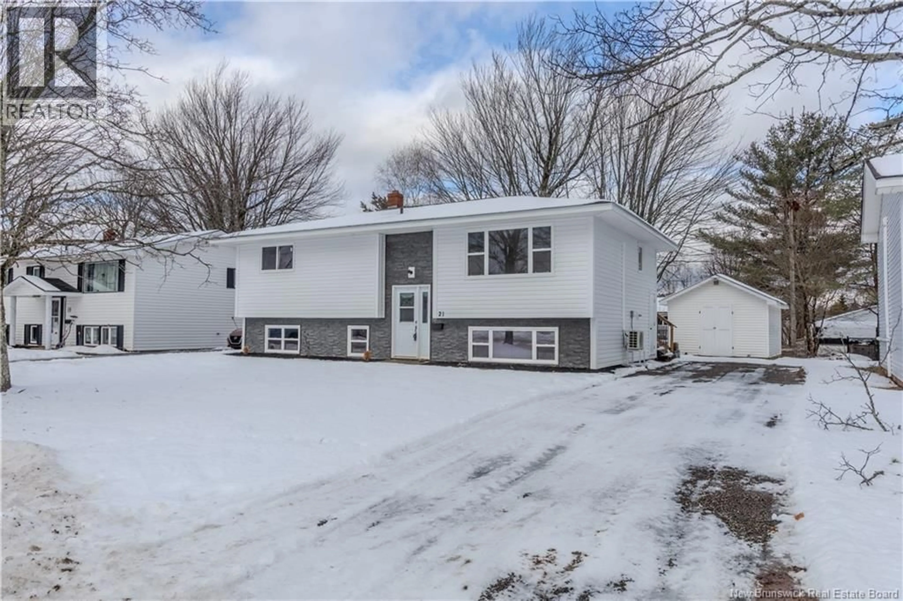 Home with vinyl exterior material, street for 21 SHAWN COURT, Riverview New Brunswick E1B3R5
