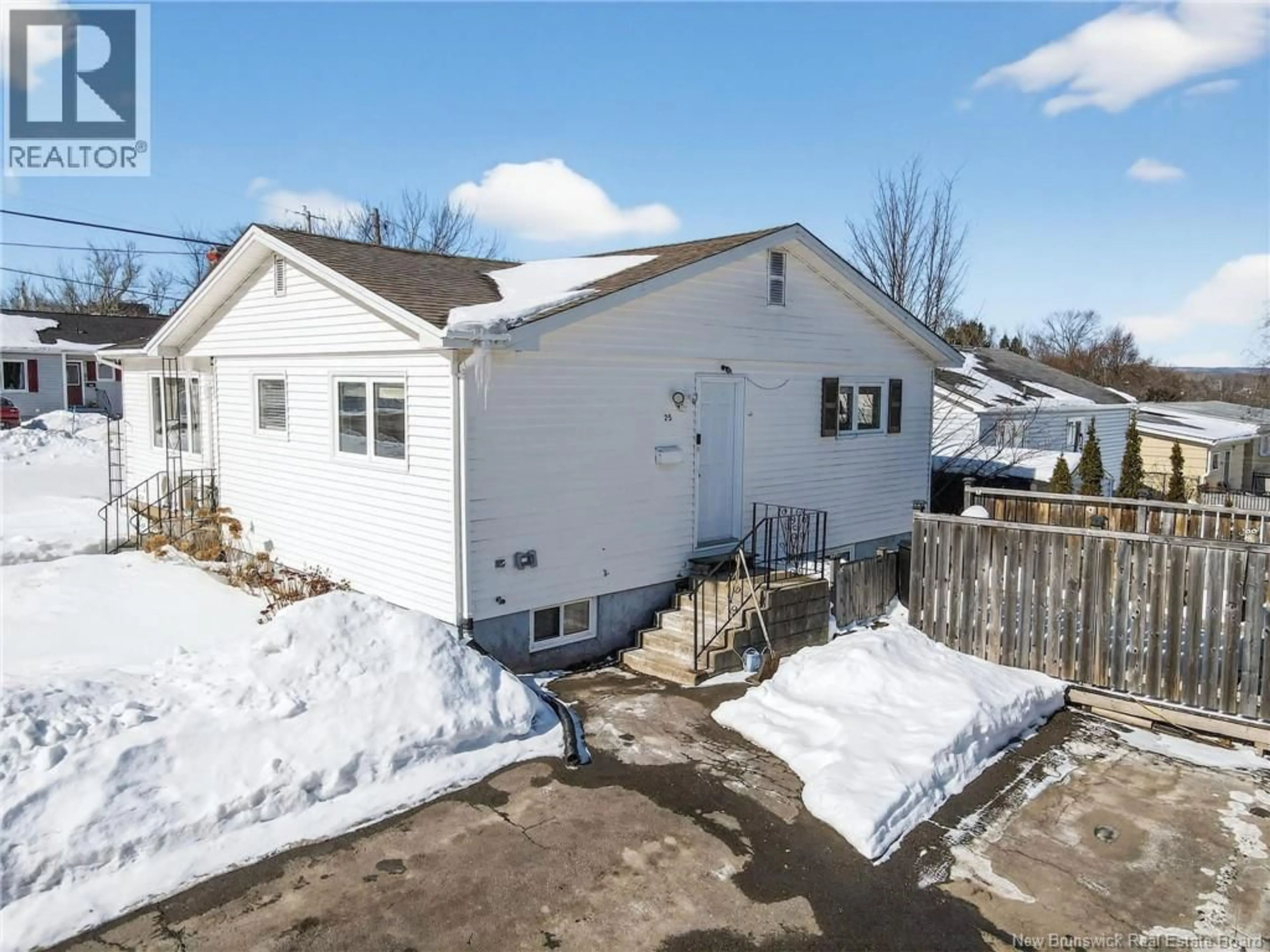 A pic from outside/outdoor area/front of a property/back of a property/a pic from drone, street for 25 SCARBOROUGH AVENUE, Moncton New Brunswick E1C3X1