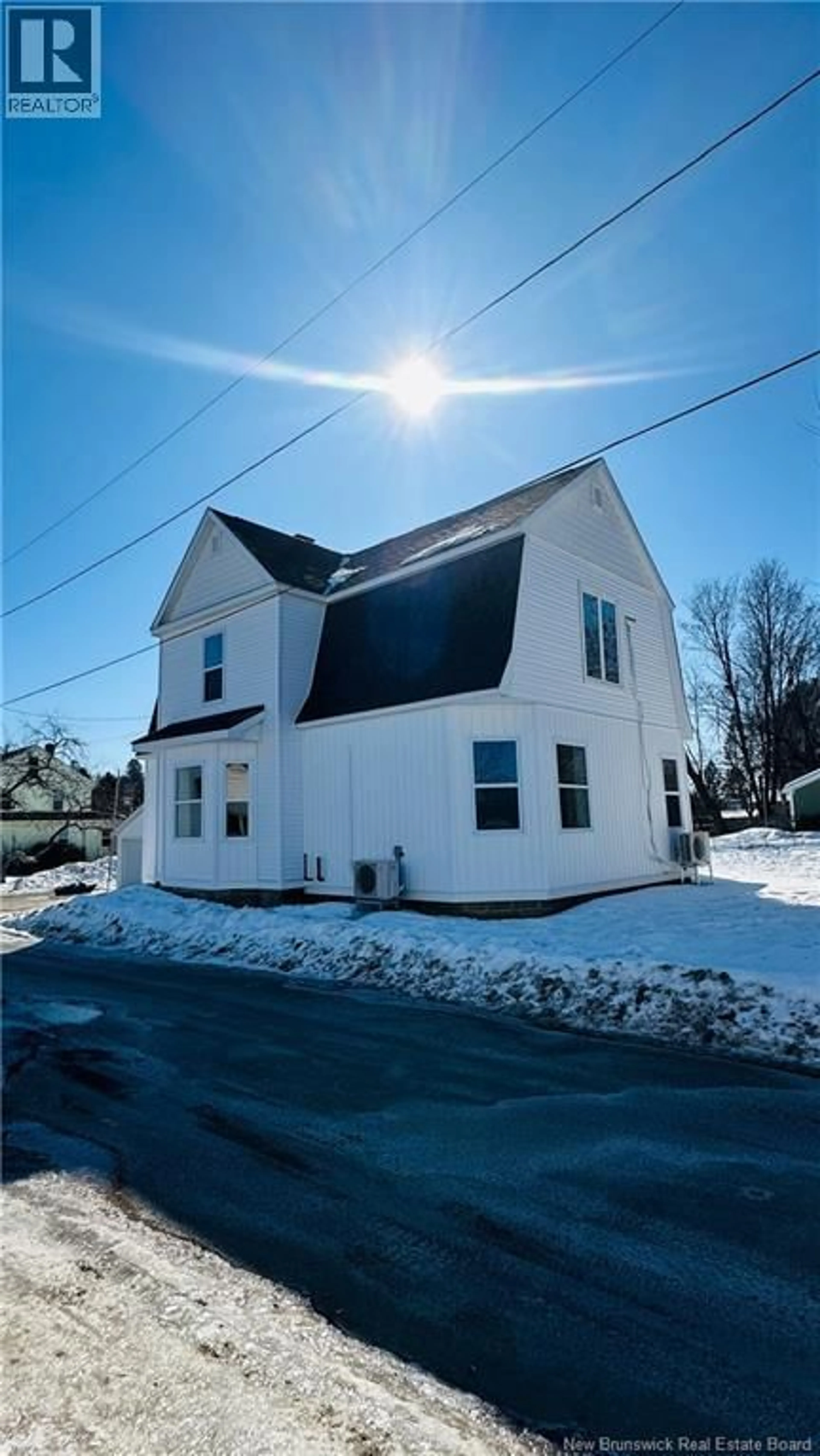 Home with vinyl exterior material, street for 20 MAPLE STREET, Florenceville-Bristol New Brunswick E7L3H1