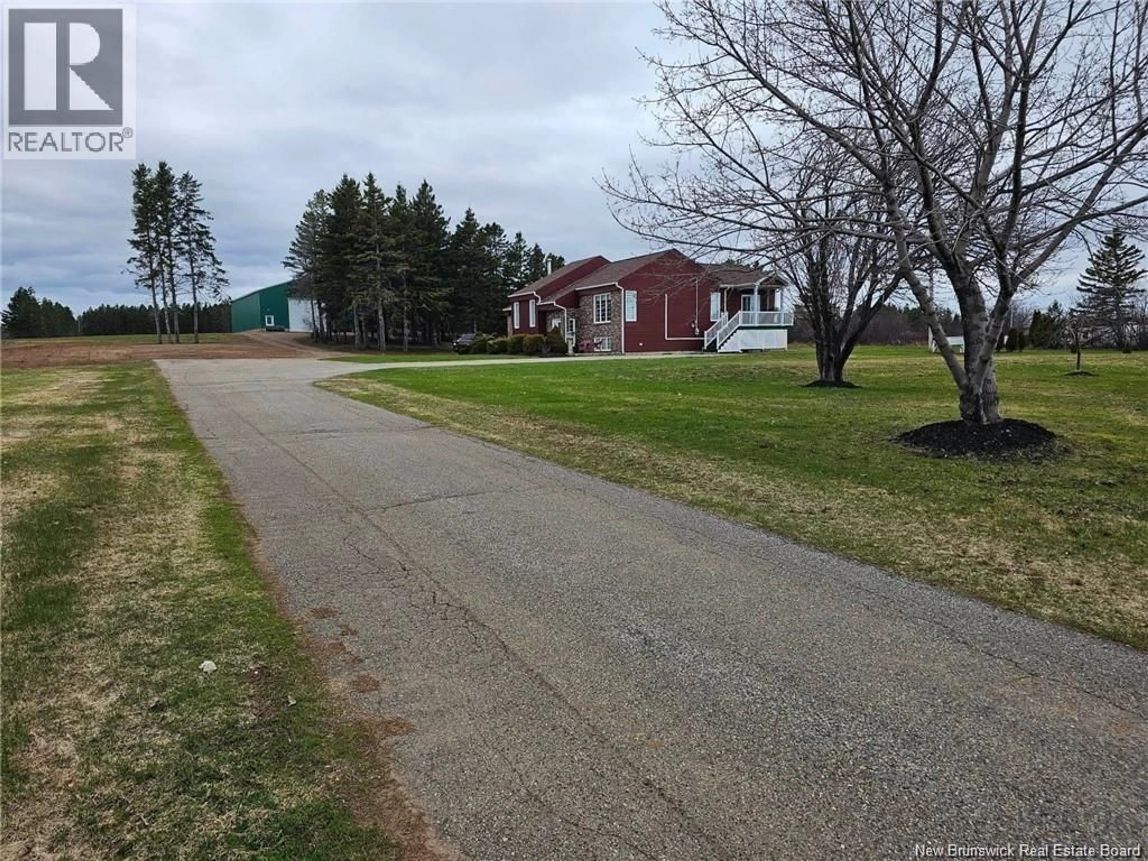 A pic from outside/outdoor area/front of a property/back of a property/a pic from drone, street for 420 PRINCIPALE, Petit-Rocher New Brunswick E9J1N8
