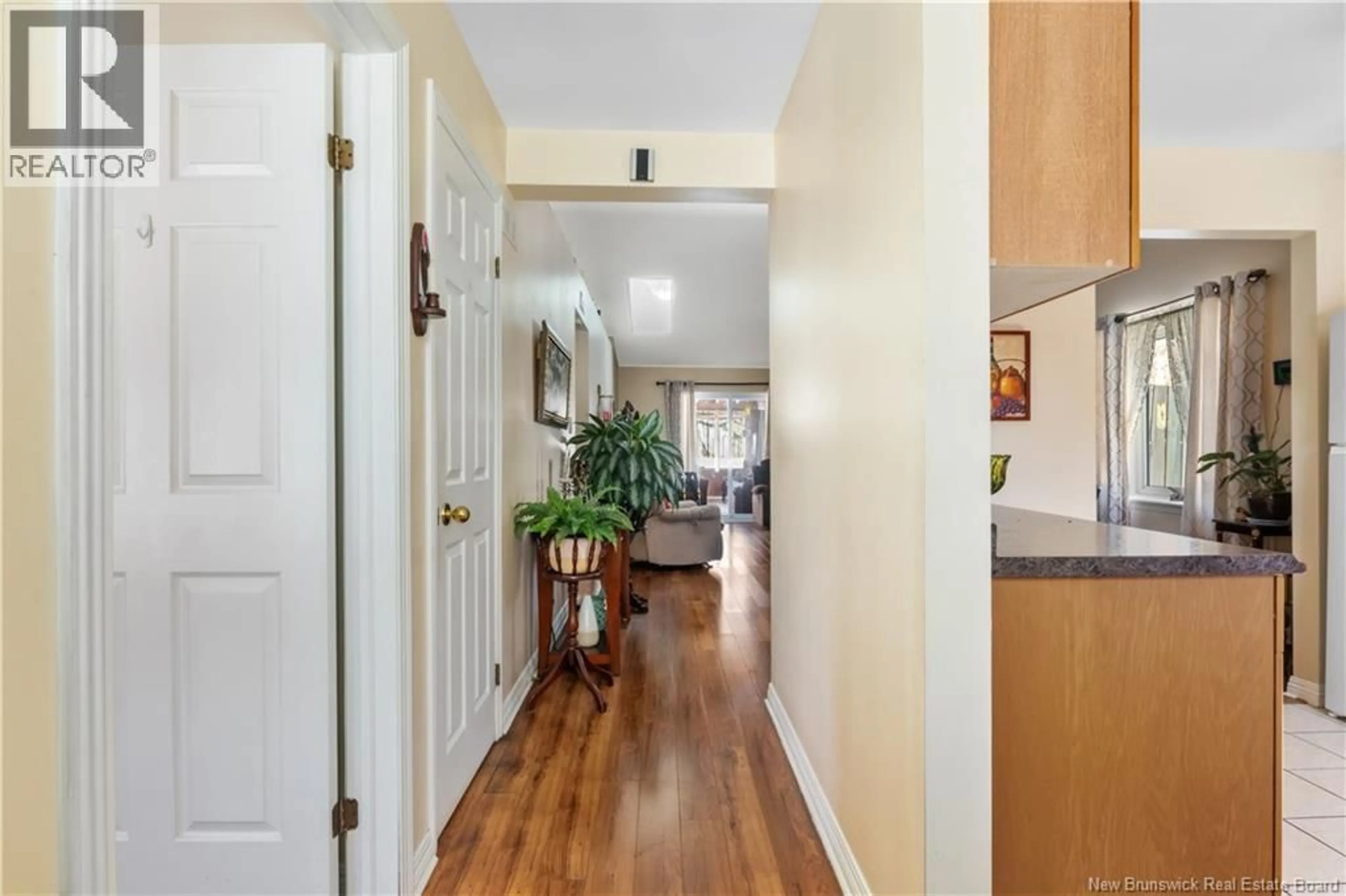 Indoor entryway for 1 - 84 SEAMAM, Moncton New Brunswick E1A4B6