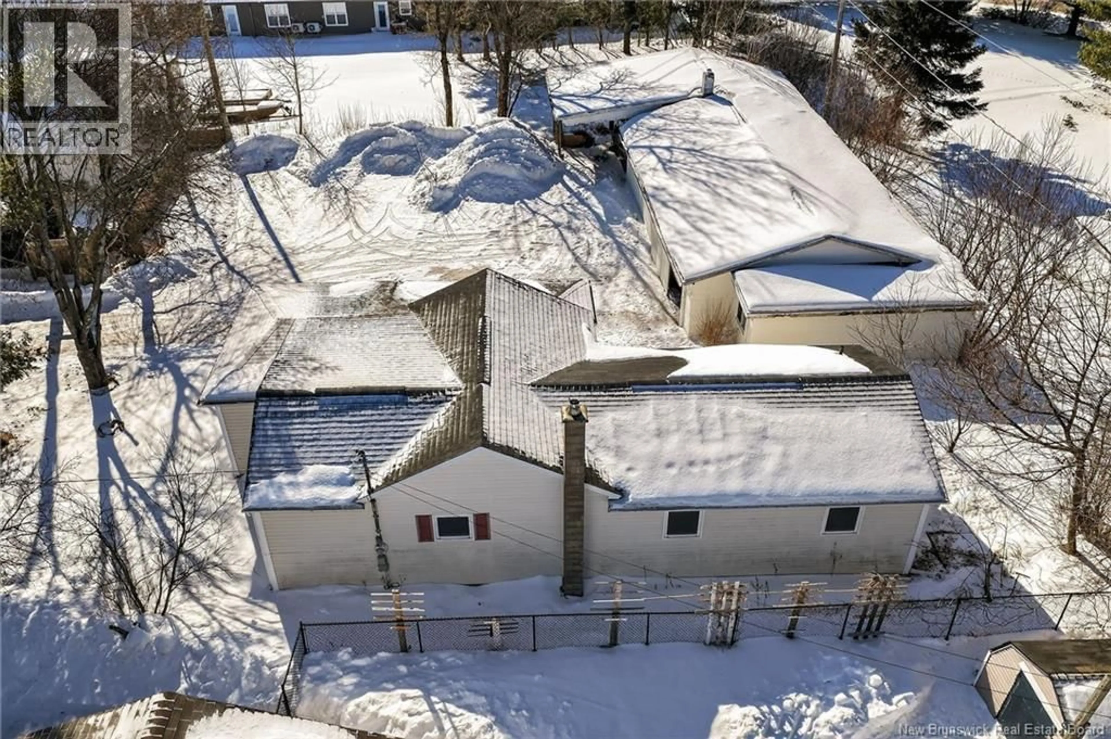 A pic from outside/outdoor area/front of a property/back of a property/a pic from drone, building for 2 BERTHA, Bouctouche New Brunswick E4S2W6