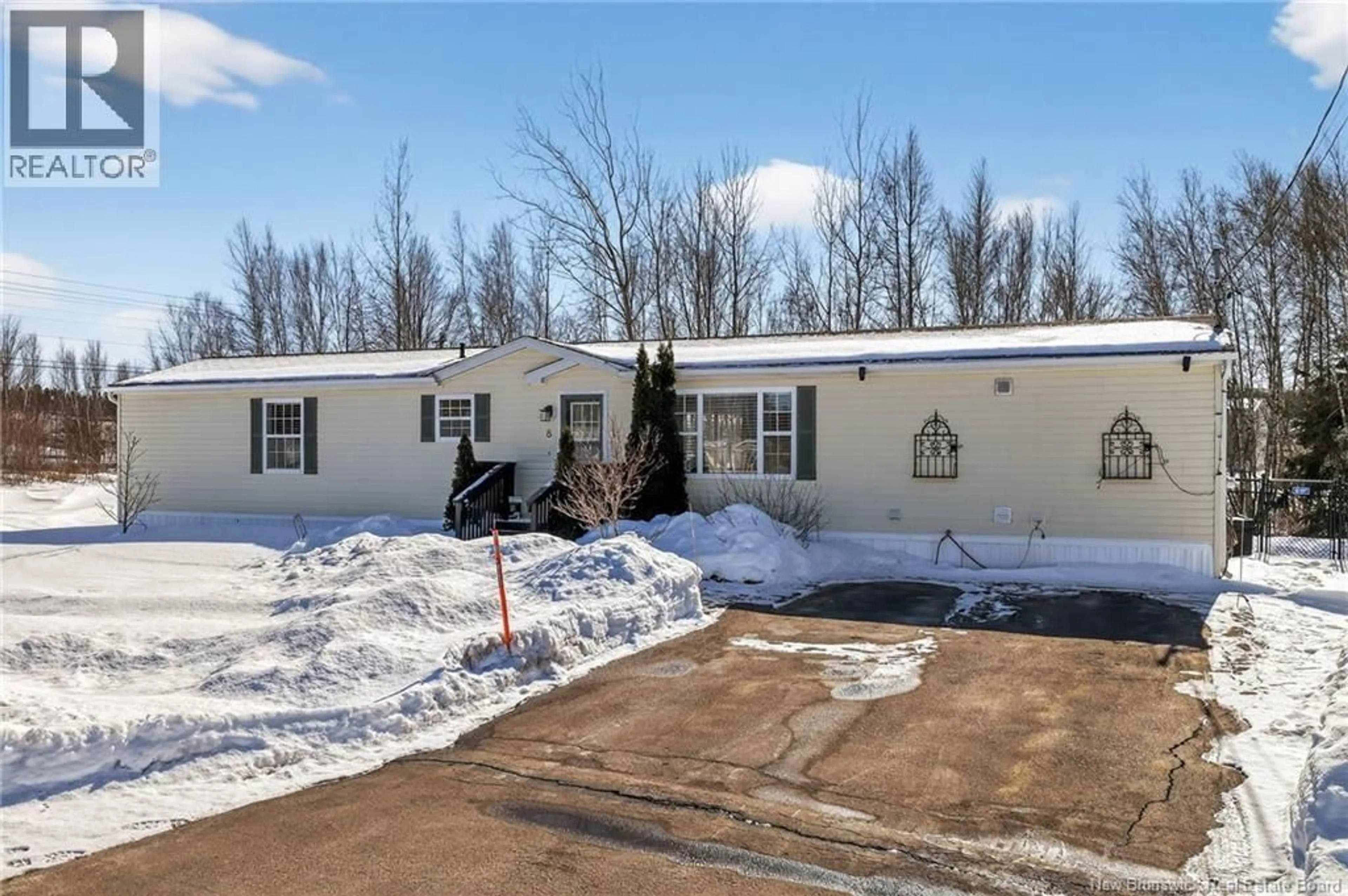 Unknown for 8 MAPLE RIDGE LANE, Riverview New Brunswick E1B5H6