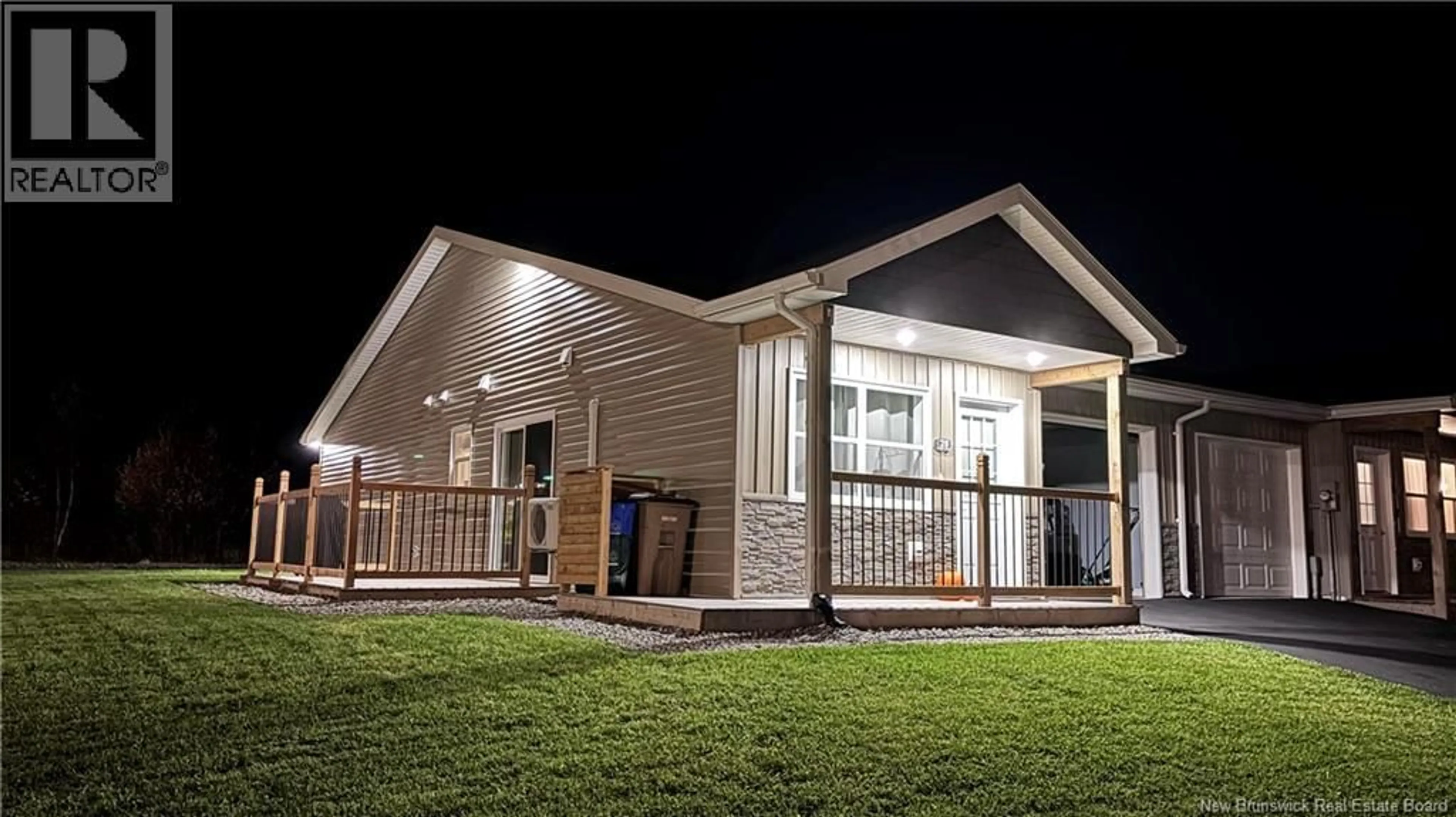 Home with vinyl exterior material, building for 28 COLTER STREET, Saint John New Brunswick E2J3B2