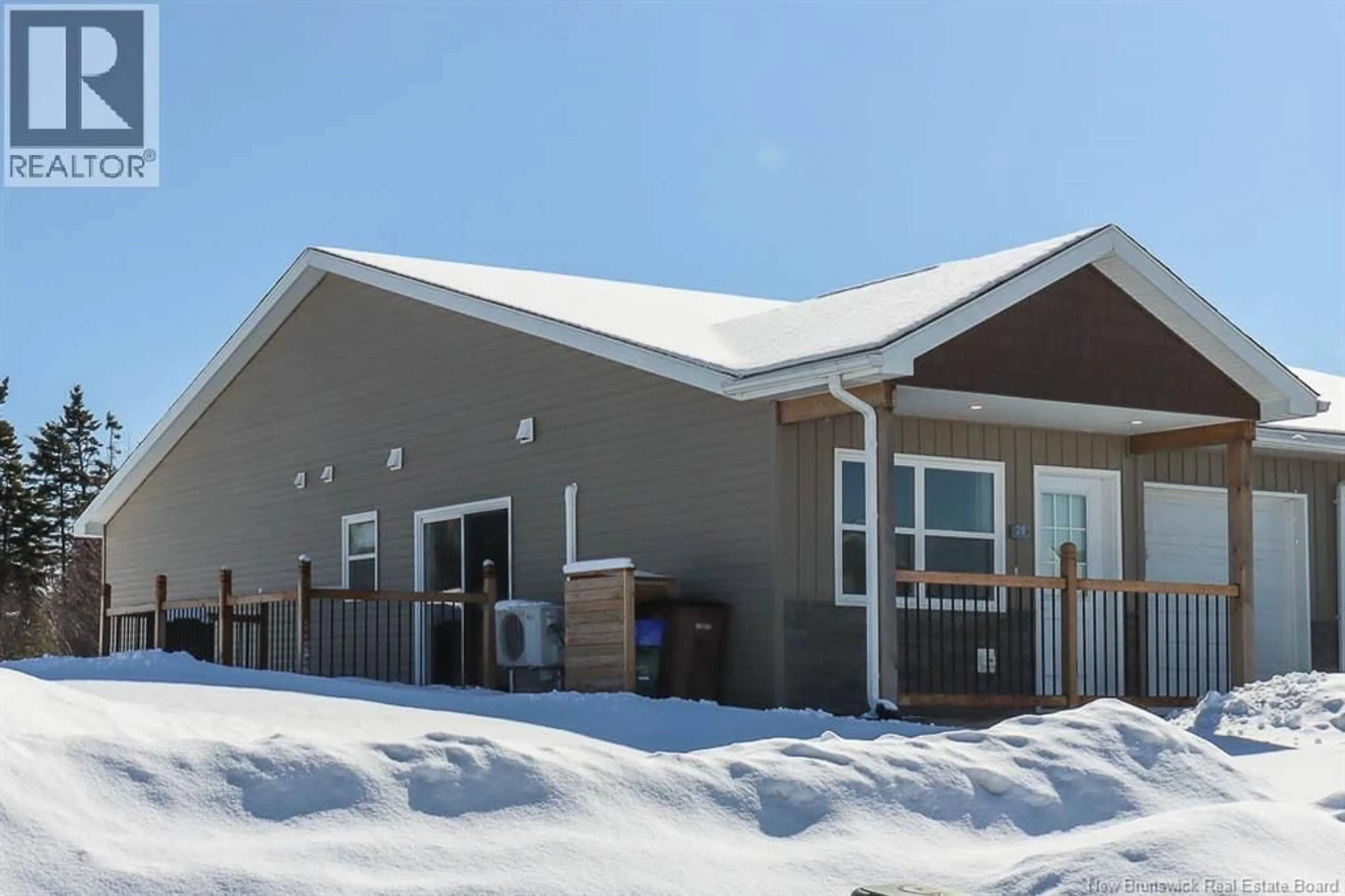 Home with vinyl exterior material, building for 28 COLTER STREET, Saint John New Brunswick E2J3B2