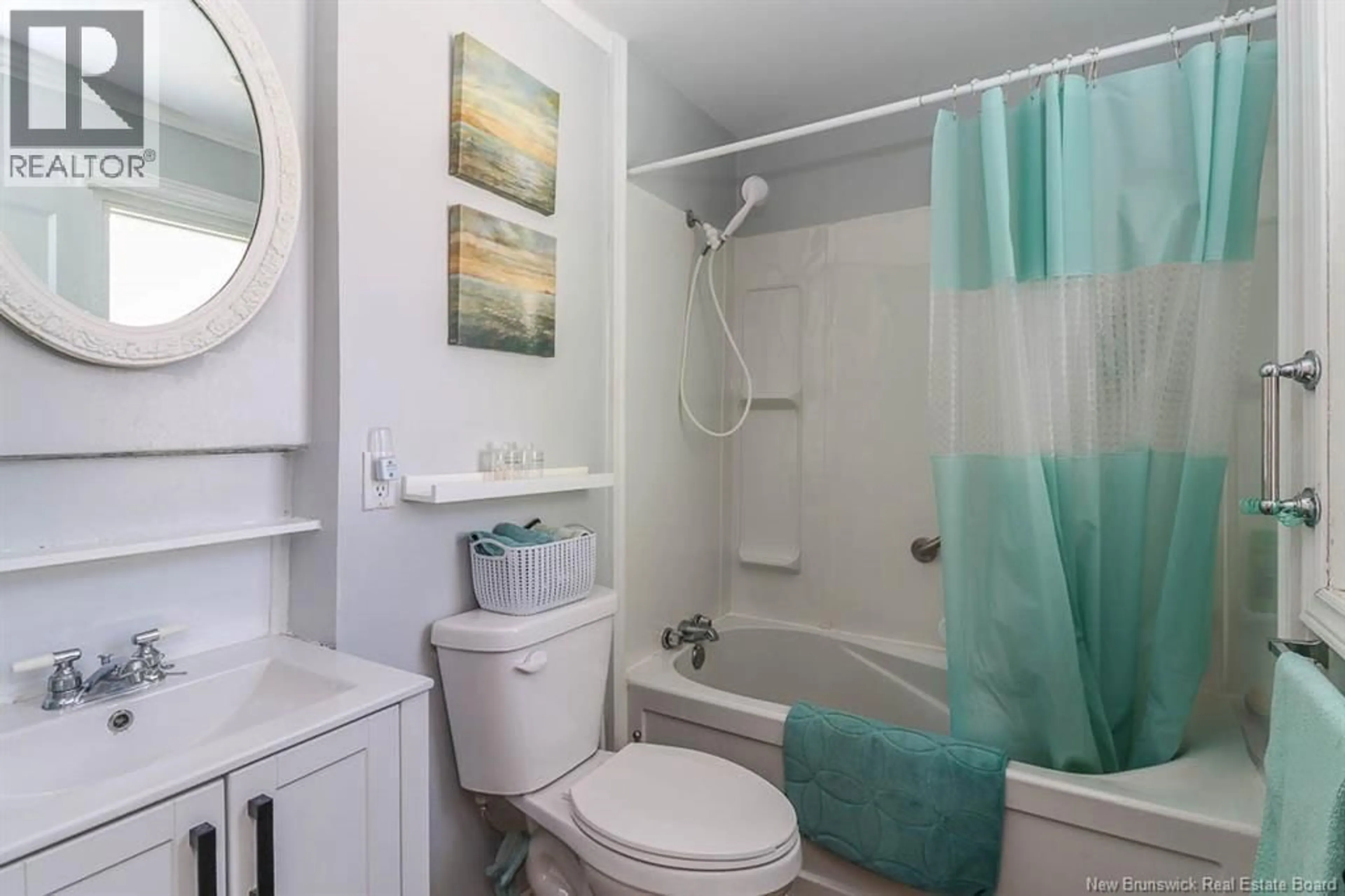 Standard bathroom, ceramic/tile floor for 38 MONTGOMERY, Saint John New Brunswick E2K2S9