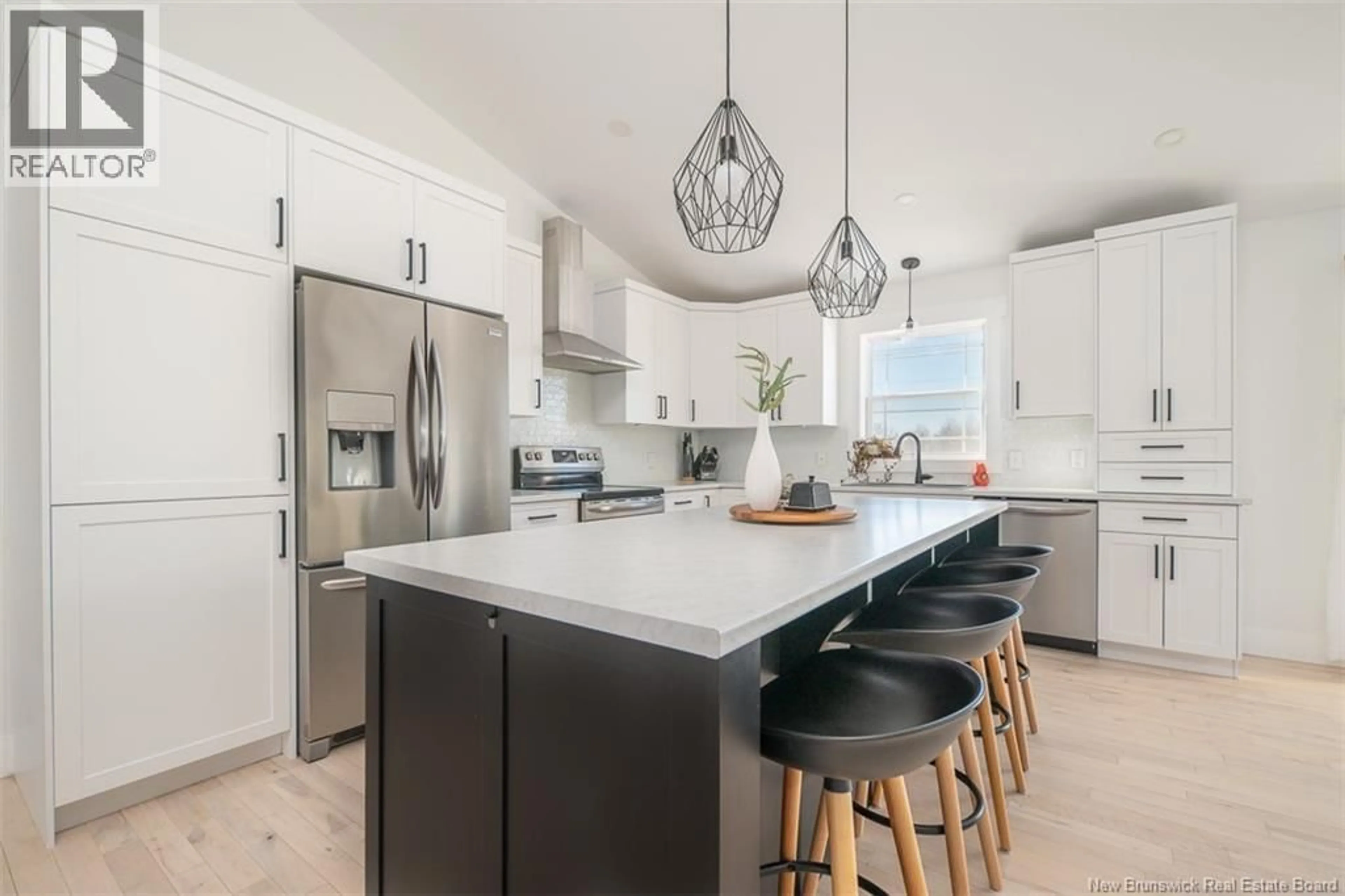 Contemporary kitchen, ceramic/tile floor for 18 DOHERTY DRIVE, Oromocto New Brunswick E2V0M1
