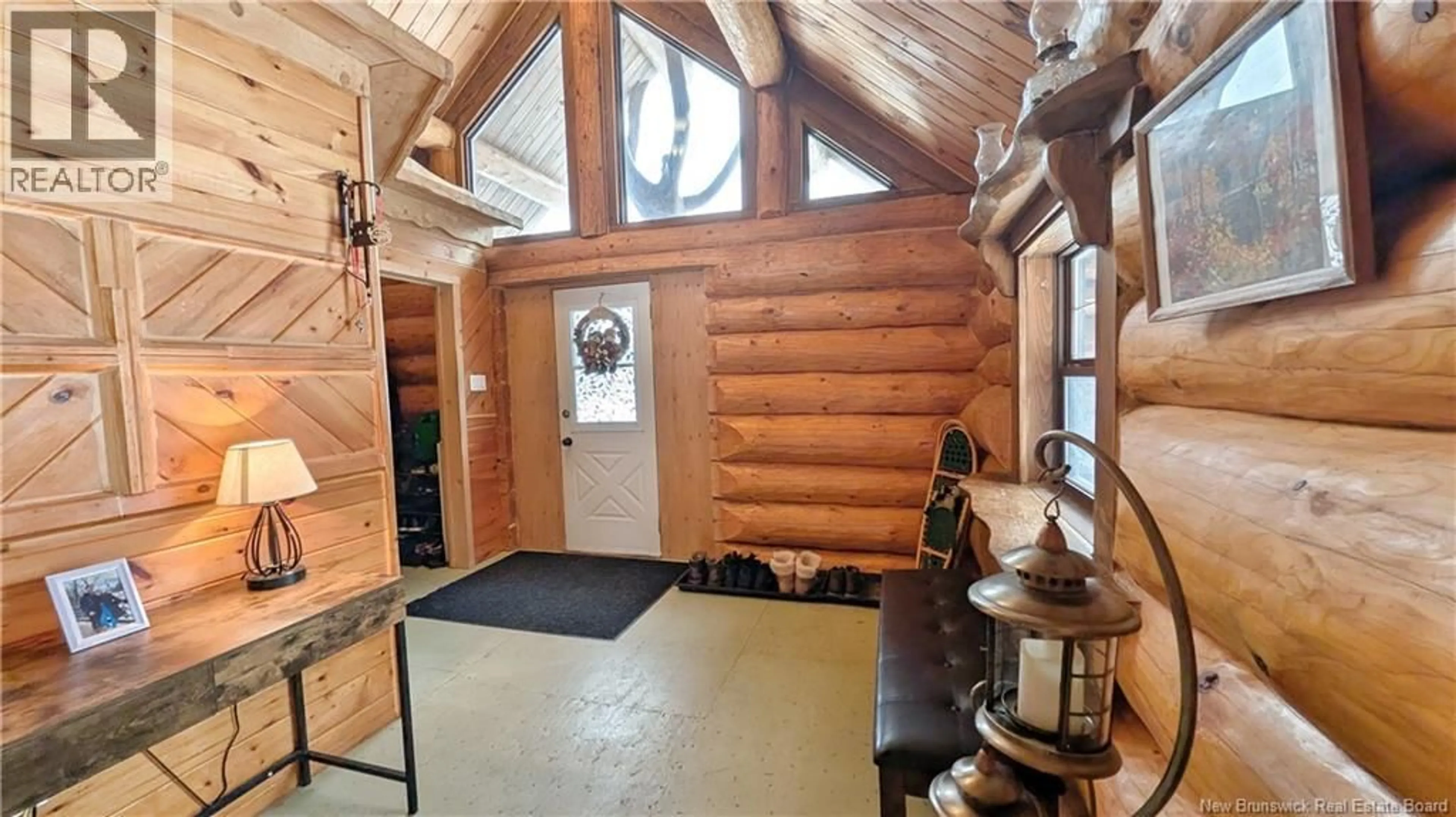 Indoor foyer for 50 CHEM. DUVAL, Petit-Paquetville New Brunswick E8R2C7