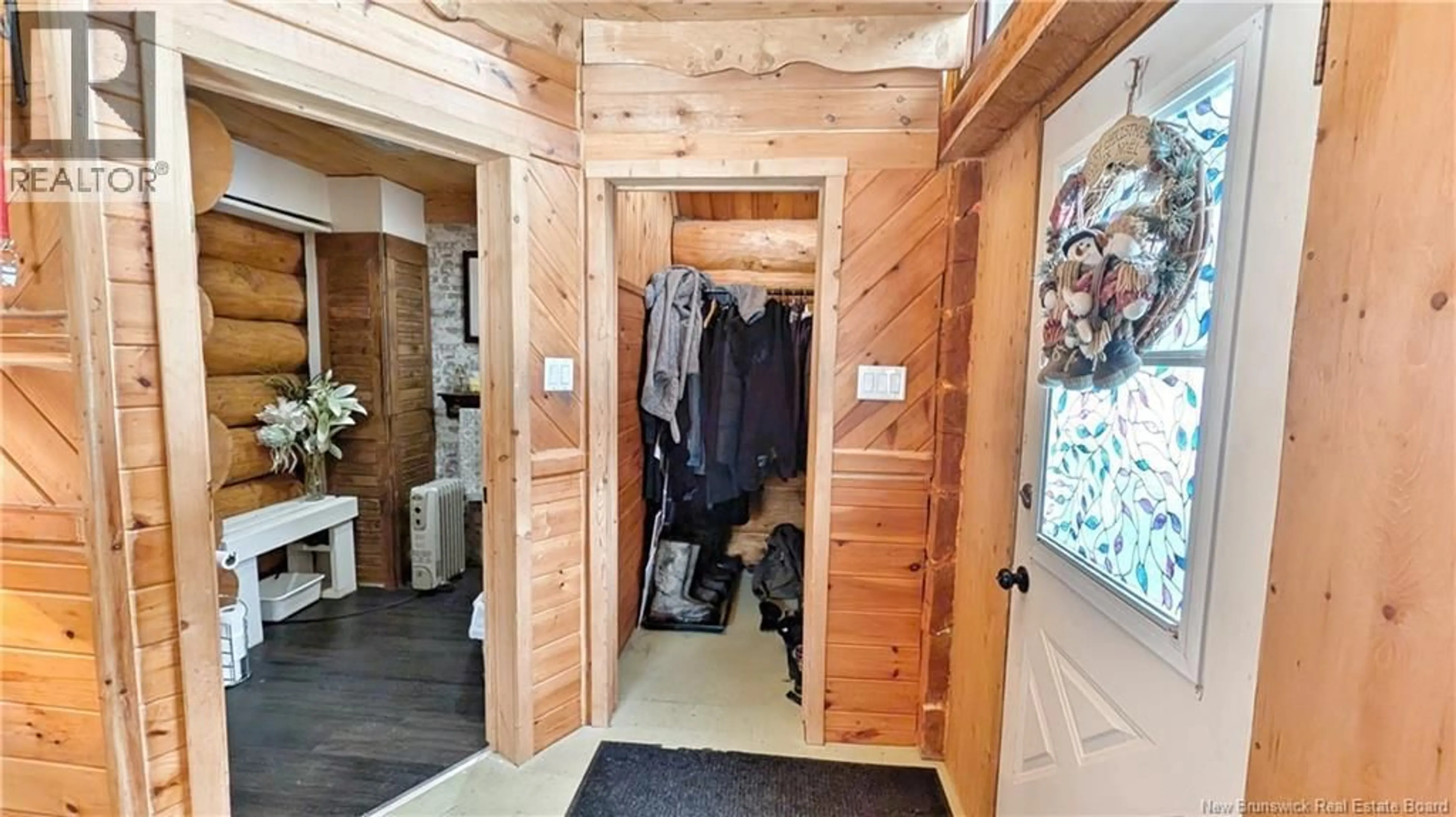 Indoor entryway for 50 CHEM. DUVAL, Petit-Paquetville New Brunswick E8R2C7