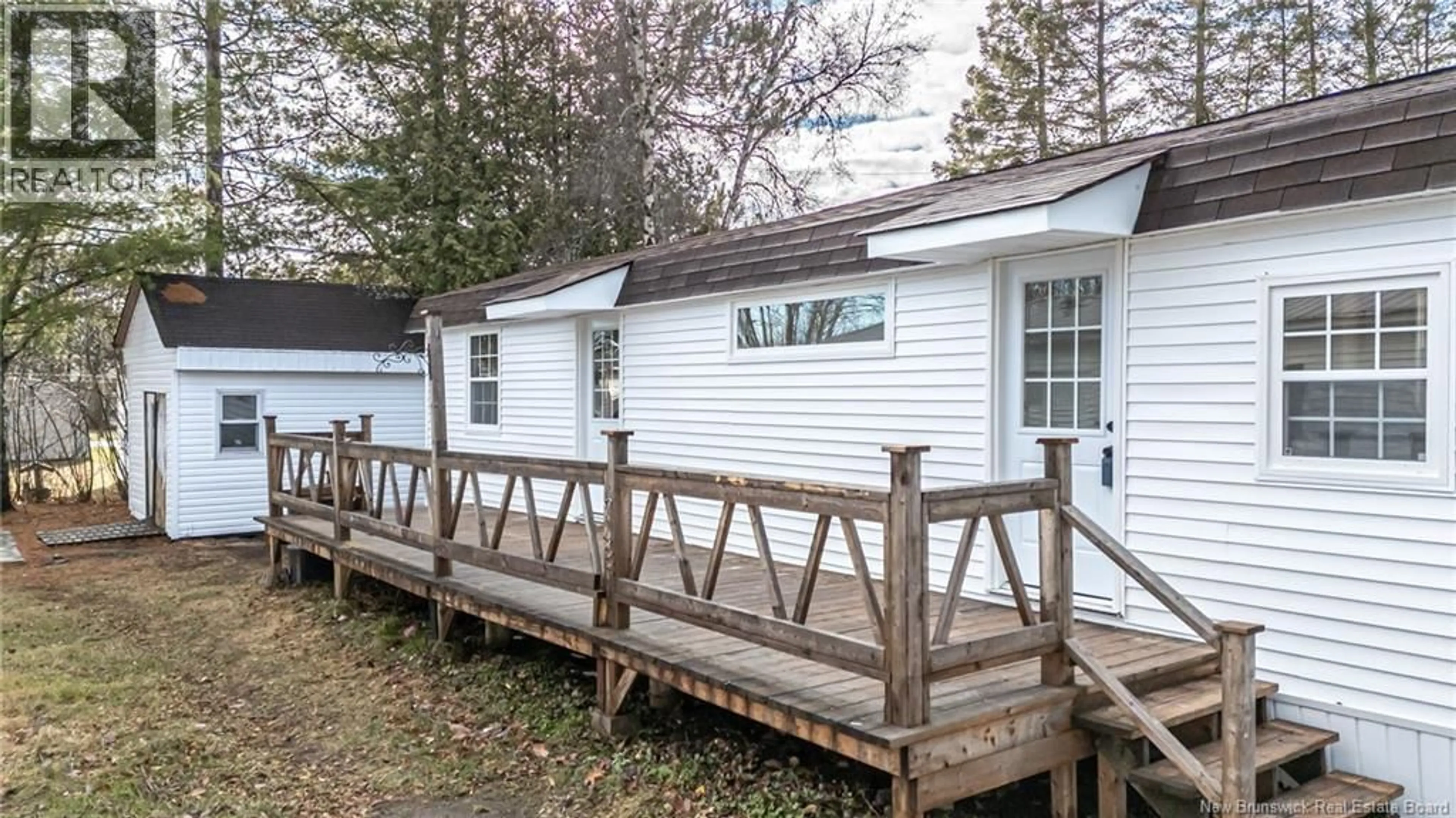 Unknown for 184 MOORE STREET, Lincoln New Brunswick E3B8L8