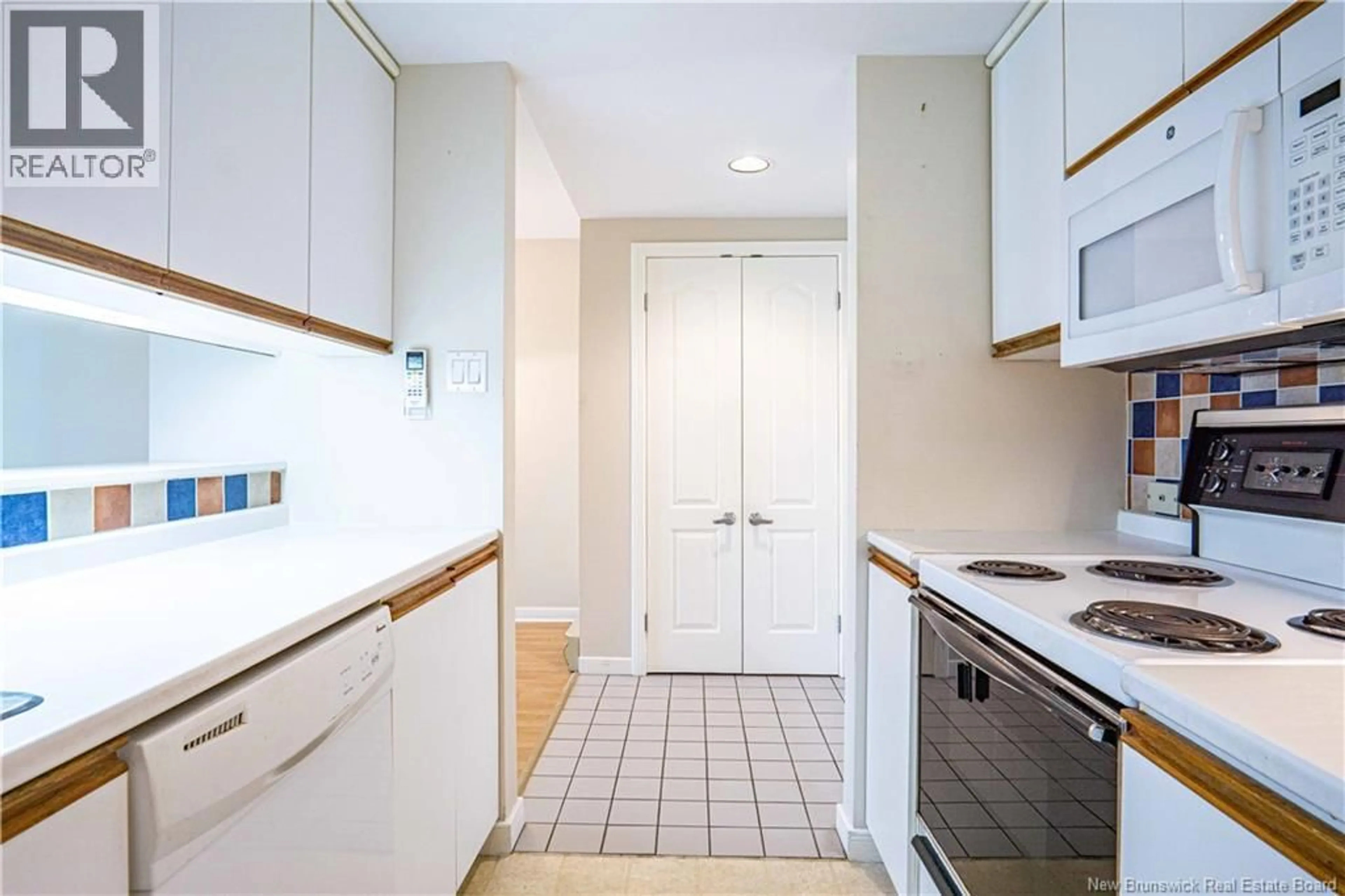 Standard kitchen, ceramic/tile floor for 330 - 500 VENUS COURT, Fredericton New Brunswick E3B3A9