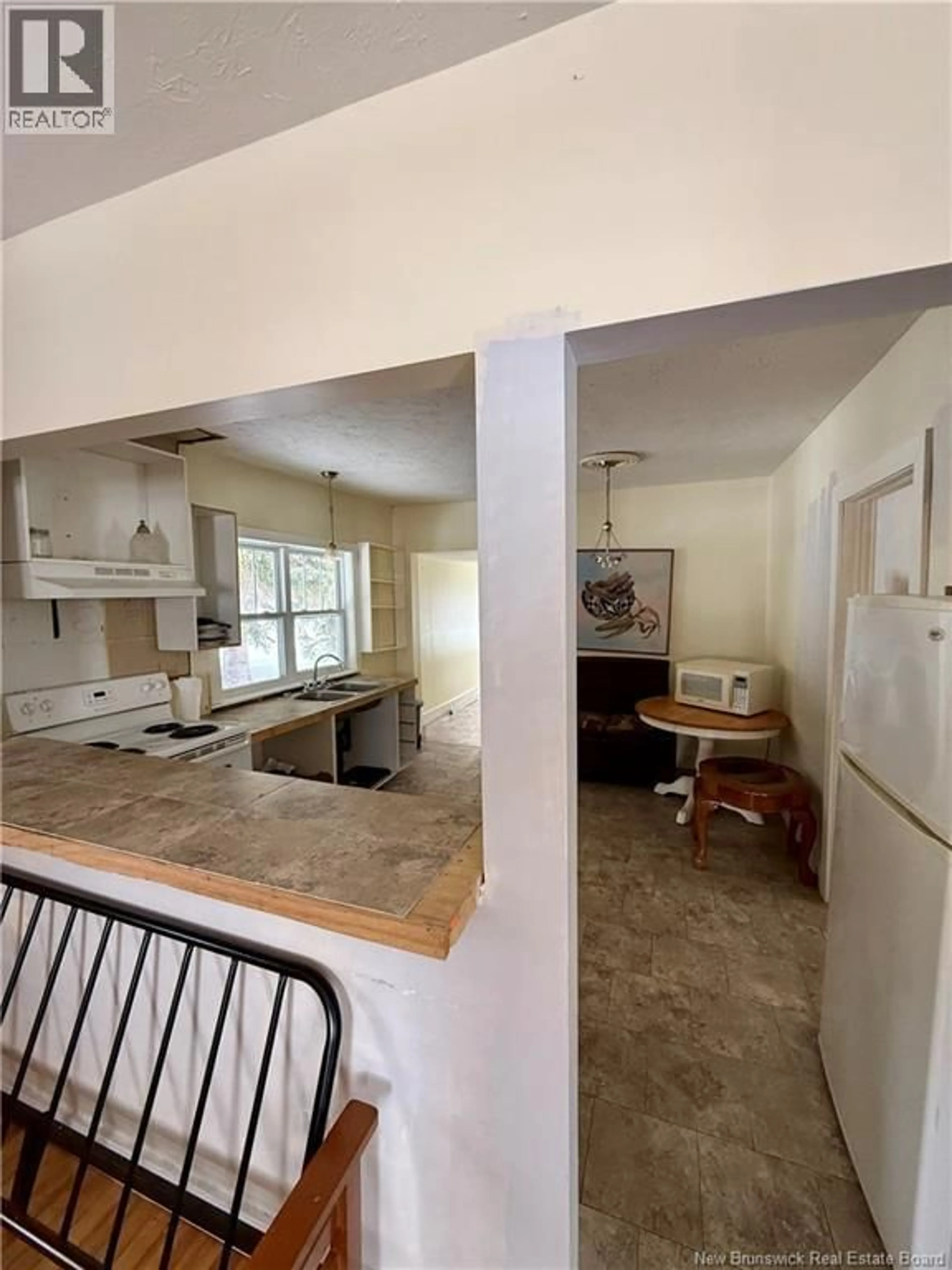 Open concept kitchen, ceramic/tile floor for 10629 RUE PRINCIPALE, Saint-Louis-De-Kent New Brunswick E4X1G1