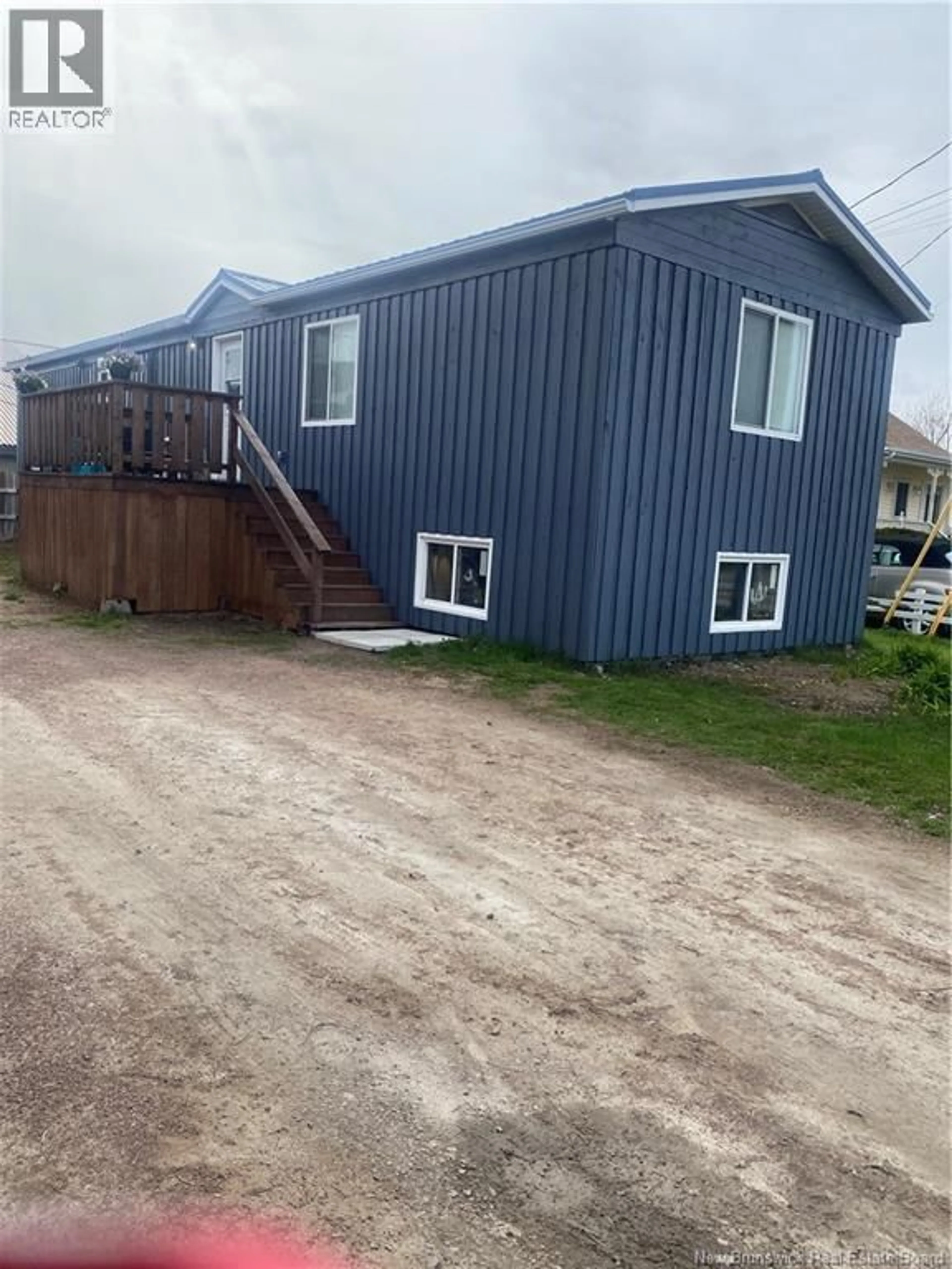 Unknown for 29 RAILWAY AVENUE, Pointe-Du-Chêne New Brunswick E4P2W6