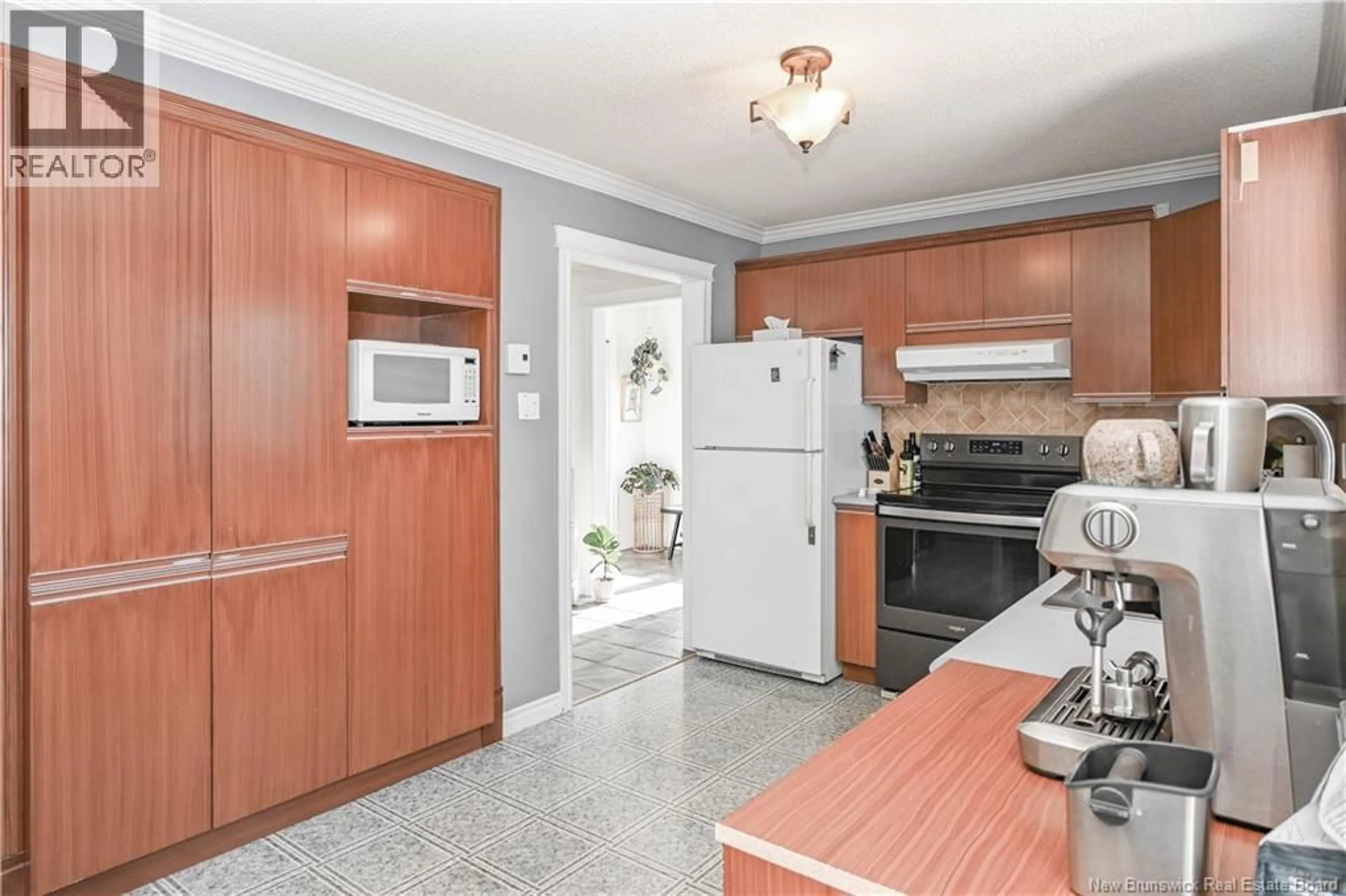 Standard kitchen, unknown for 132 GOUPIL STREET, Shippagan New Brunswick E8S1W3