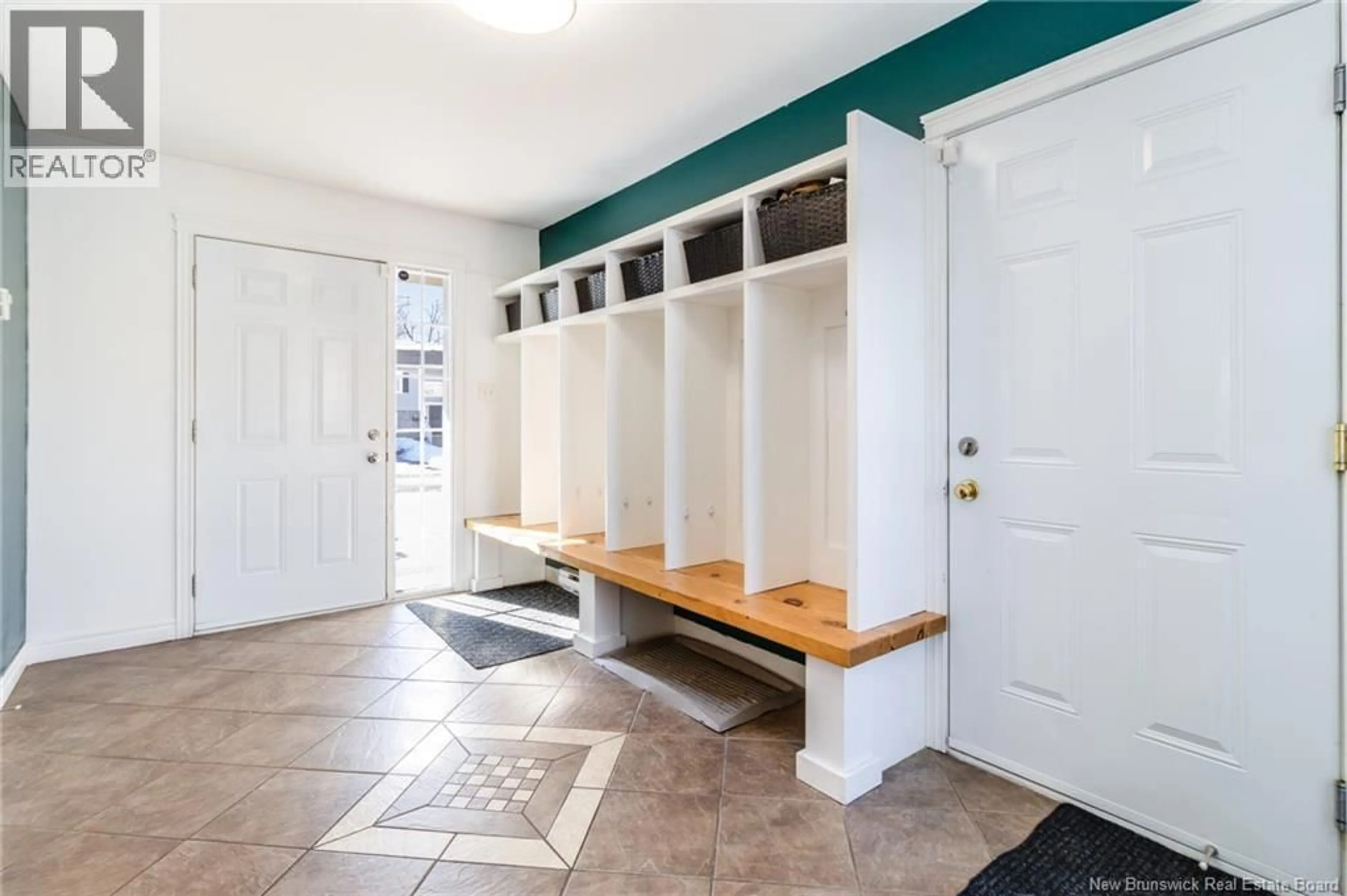 Indoor entryway for 21 CARTER CRESCENT, Oromocto New Brunswick E2V0C4