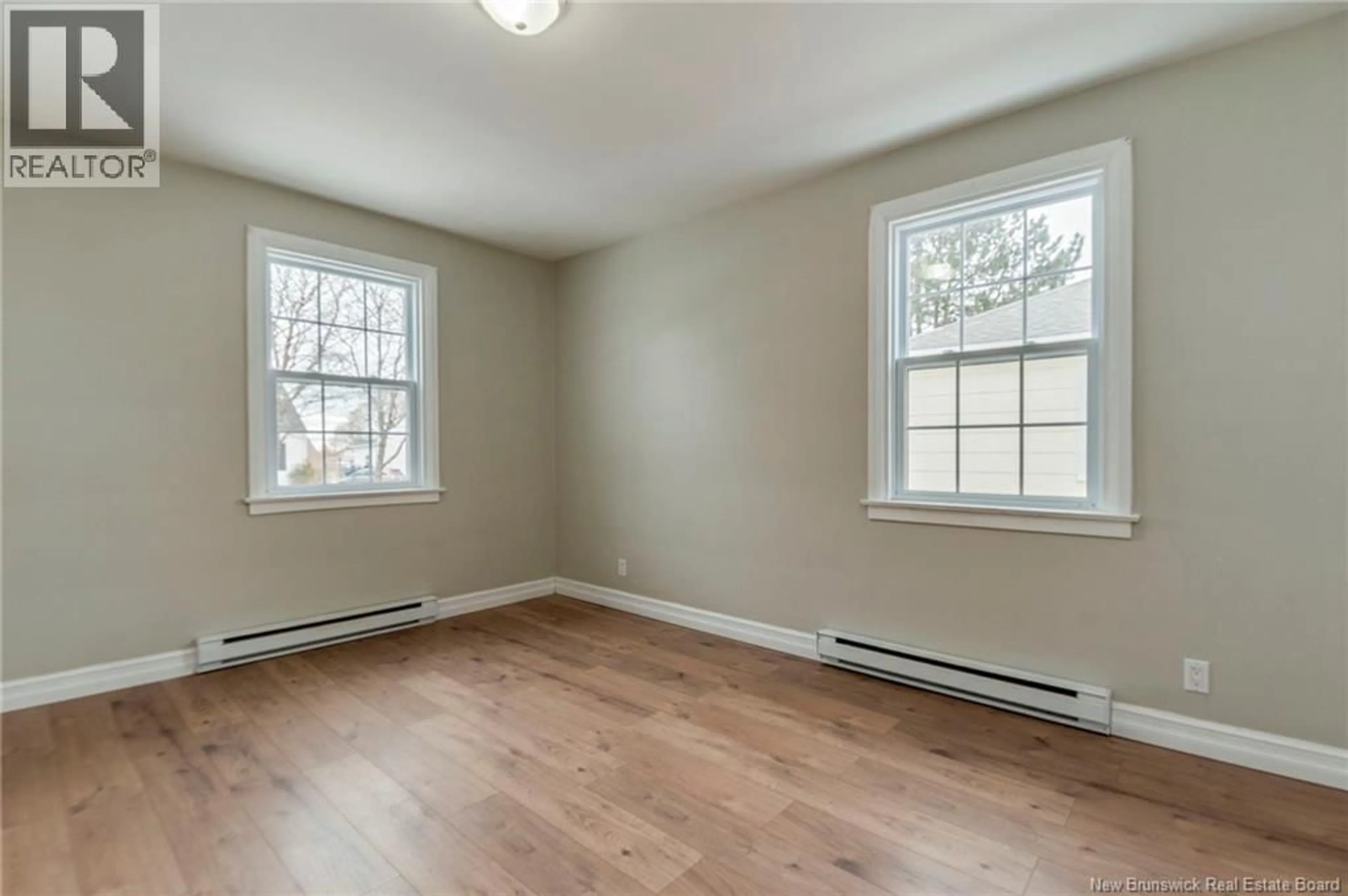 A pic of a room for 379 MANSFIELD STREET, Saint John New Brunswick E2M2Z9